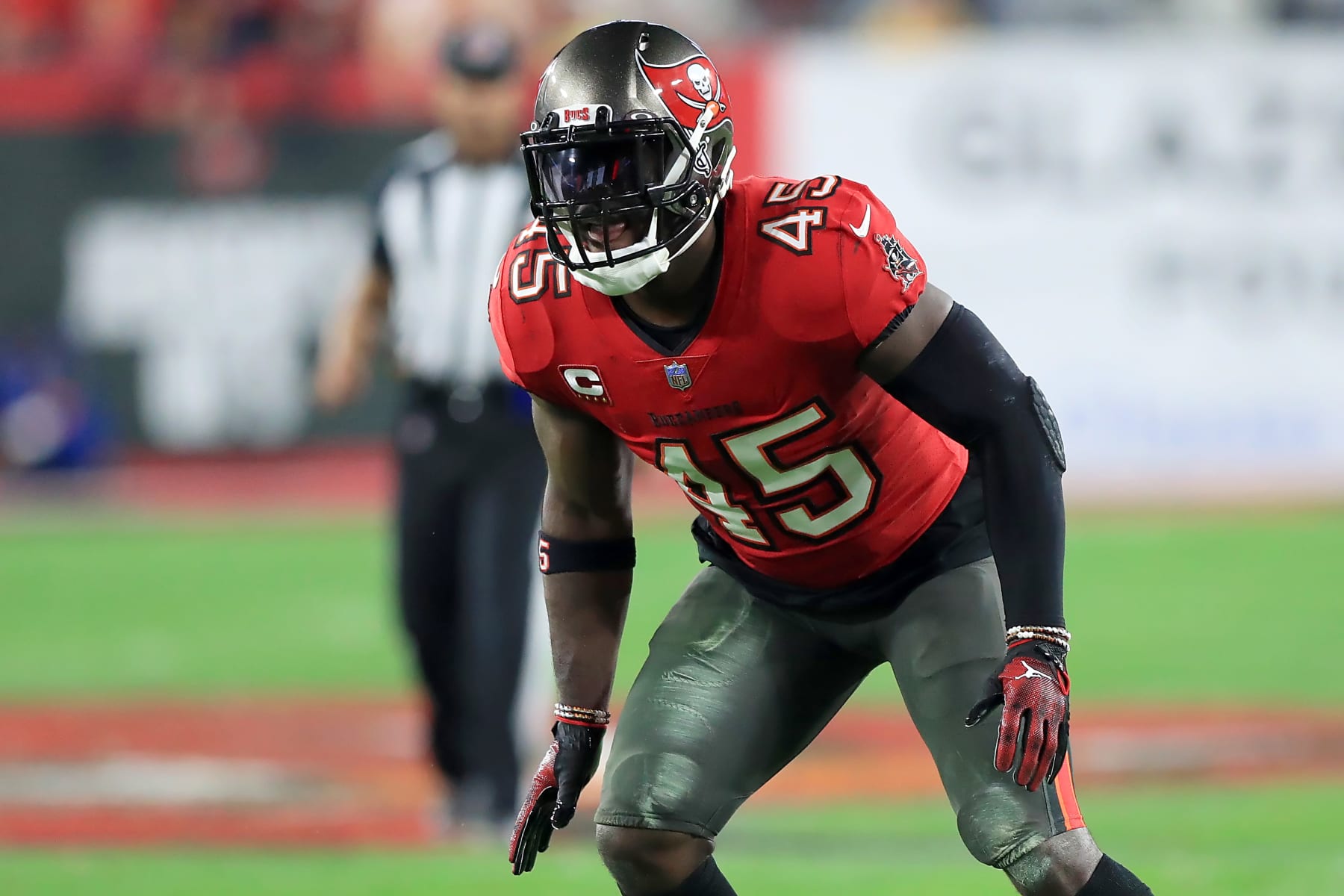TAMPA, FL - JANUARY 15: Tampa Bay Buccaneers Linebacker Devin White (45) drops back into coverage during the NFC Wild Card game between the Philadelphia Eagles and the Tampa Bay Buccaneers on January 15, 2024 at Raymond James Stadium in Tampa, Florida. (Photo by Cliff Welch/Icon Sportswire via Getty Images)