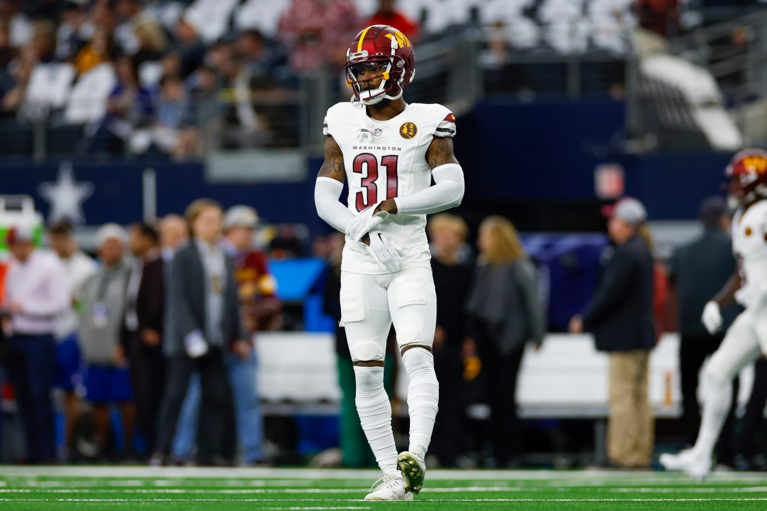 ARLINGTON, TEXAS - NOVEMBER 23: Kamren Curl #31 of the Washington Commanders warms up prior to the game against the Dallas Cowboys at AT&T Stadium on November 23, 2023 in Arlington, Texas. (Photo by Brandon Sloter/Image Of Sport/Getty Images)