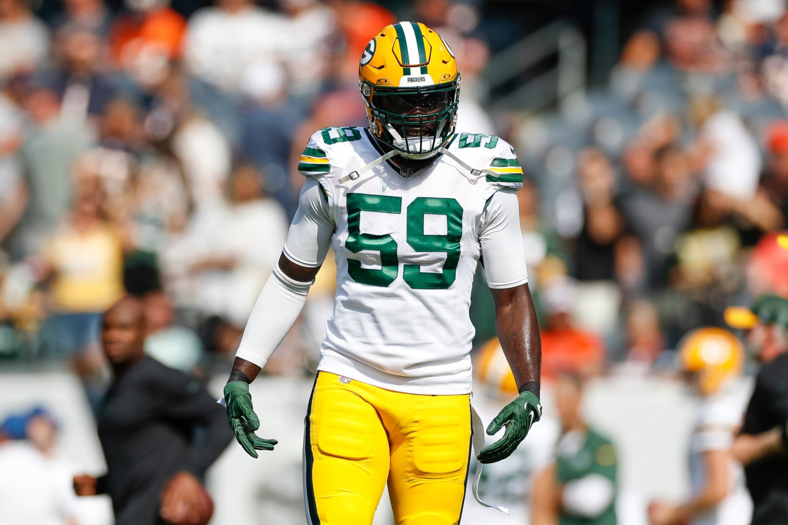 CHICAGO, IL - SEPTEMBER 10: Green Bay Packers linebacker De'Vondre Campbell (59) warms up prior to a regular season game between the Green Bay Packers and the Chicago Bears on September, 10, 2023, at Soldier Field in Chicago, IL. (Photo by Brandon Sloter/Icon Sportswire via Getty Images)