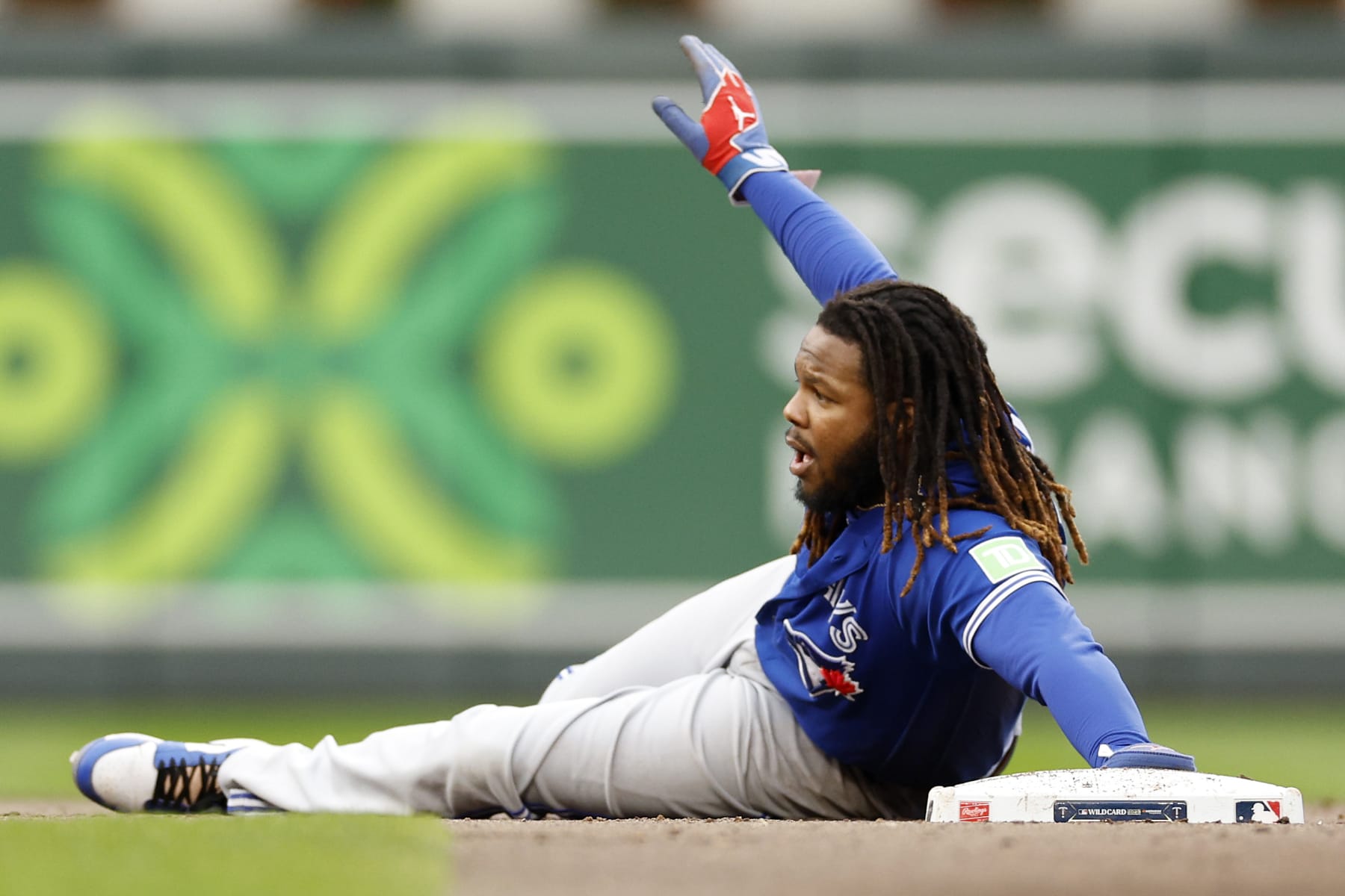 MINNEAPOLIS, MINNESOTA - OCTOBER 04: Vladimir Guerrero Jr. #27 of the Toronto Blue Jays reacts after being tagged out by Carlos Correa #4 of the Minnesota Twins during the fifth inning in Game Two of the Wild Card Series at Target Field on October 04, 2023 in Minneapolis, Minnesota. (Photo by David Berding/Getty Images)