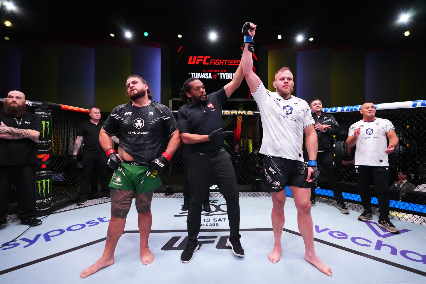 Marcin Tybura gets the win over Tai Tuivasa.