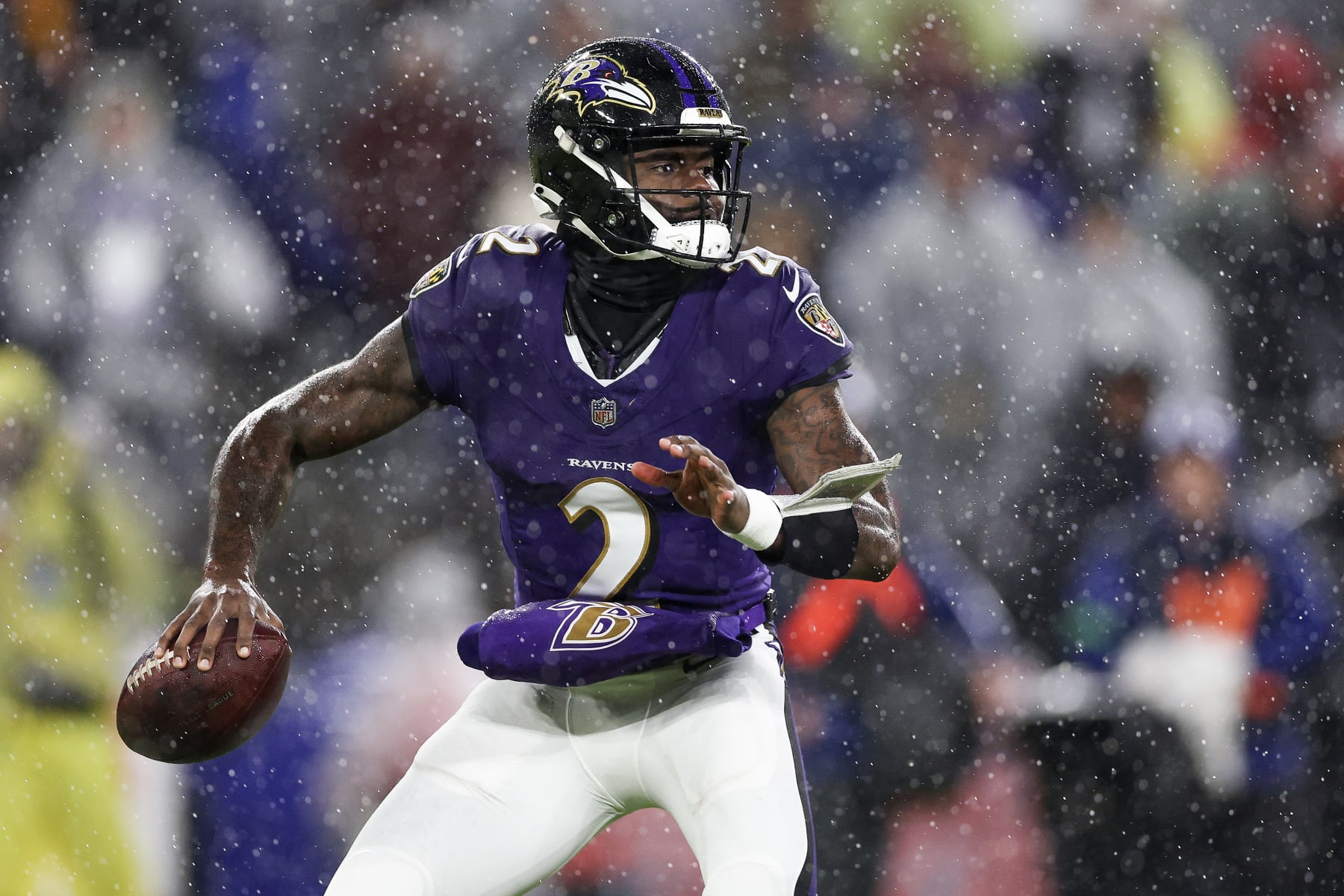 BALTIMORE, MARYLAND - JANUARY 06: Tyler Huntley #2 of the Baltimore Ravens looks to throw a pass in the first quarter of a game against the Pittsburgh Steelers at M&T Bank Stadium on January 06, 2024 in Baltimore, Maryland. (Photo by Patrick Smith/Getty Images)