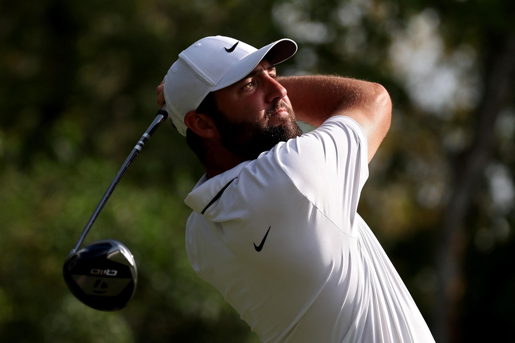 PONTE VEDRA BEACH, FLORIDA - MARCH 17: Scottie Scheffler of the United States plays his shot from the 15th tee during the final round of THE PLAYERS Championship at TPC Sawgrass on March 17, 2024 in Ponte Vedra Beach, Florida. (Photo by Jared C. Tilton/Getty Images)