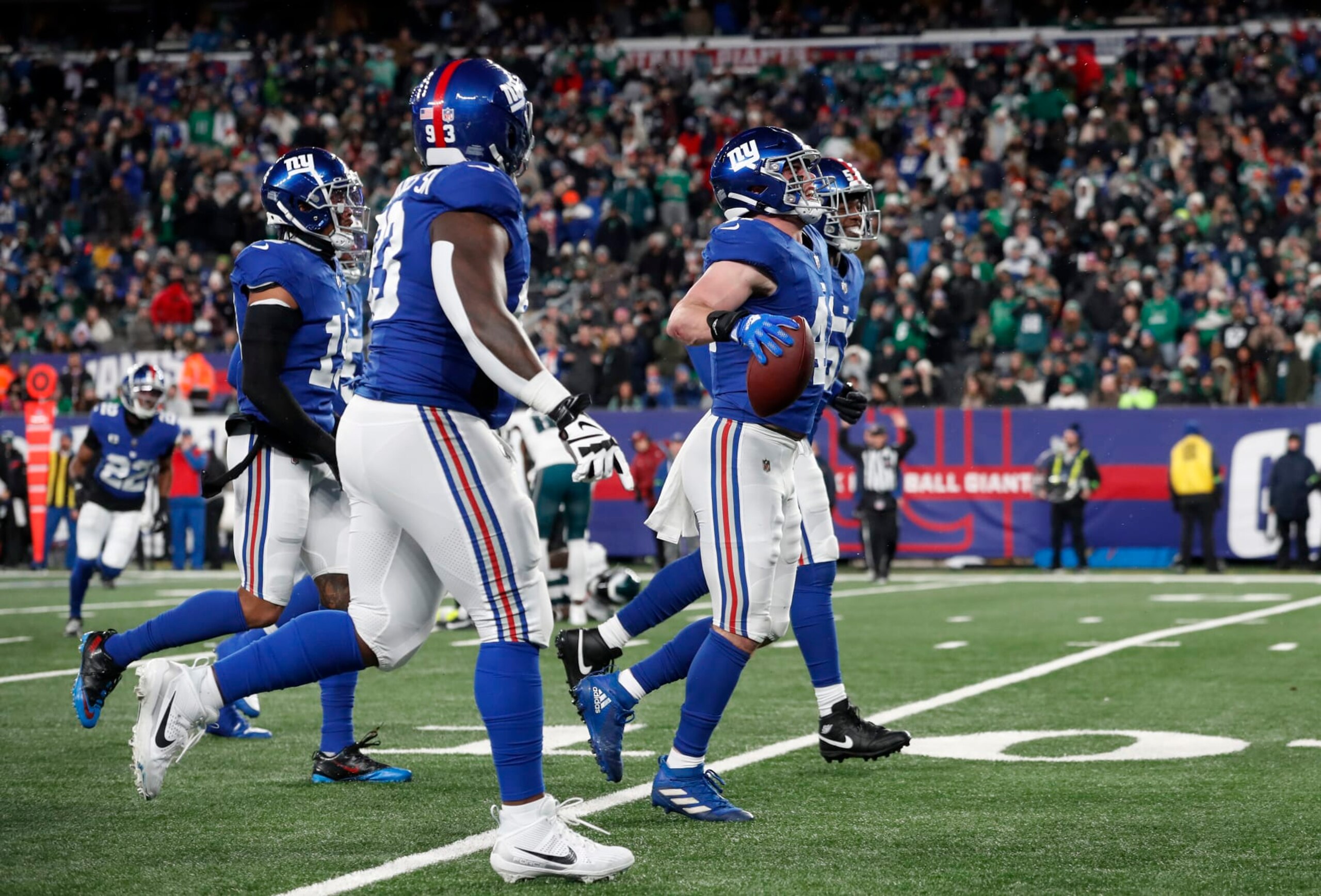 EAST RUTHERFORD, NEW JERSEY - JANUARY 07: (NEW YORK DAILIES OUT)  Micah McFadden #41 of the New York Giants in action against the Philadelphia Eagles at MetLife Stadium on January 07, 2024 in East Rutherford, New Jersey. The Giants defeated the Eagles 27-10. (Photo by Jim McIsaac/Getty Images)