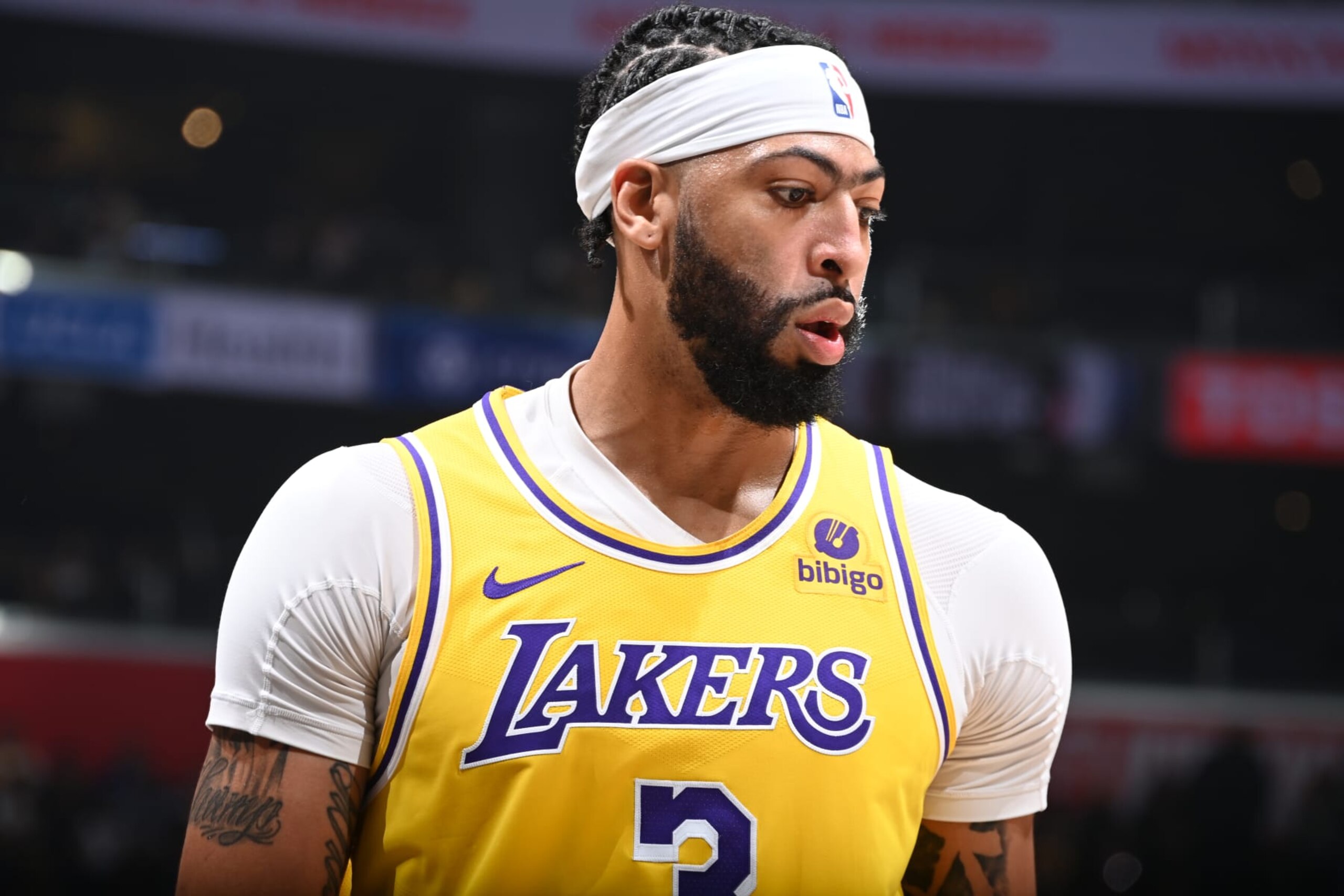LOS ANGELES, CA - FEBRUARY 28: Anthony Davis #3 of the Los Angeles Lakers looks on during the game against the LA Clippers on February 28, 2024 at Crypto.Com Arena in Los Angeles, California. NOTE TO USER: User expressly acknowledges and agrees that, by downloading and/or using this Photograph, user is consenting to the terms and conditions of the Getty Images License Agreement. Mandatory Copyright Notice: Copyright 2024 NBAE (Photo by Andrew D. Bernstein/NBAE via Getty Images) LOS ANGELES, CA - FEBRUARY 28: Anthony Davis #3 of the Los Angeles Lakers looks on during the game against the LA Clippers on February 28, 2024 at Crypto.Com Arena in Los Angeles, California. NOTE TO USER: User expressly acknowledges and agrees that, by downloading and/or using this Photograph, user is consenting to the terms and conditions of the Getty Images License Agreement. Mandatory Copyright Notice: Copyright 2024 NBAE (Photo by Andrew D. Bernstein/NBAE via Getty Images)