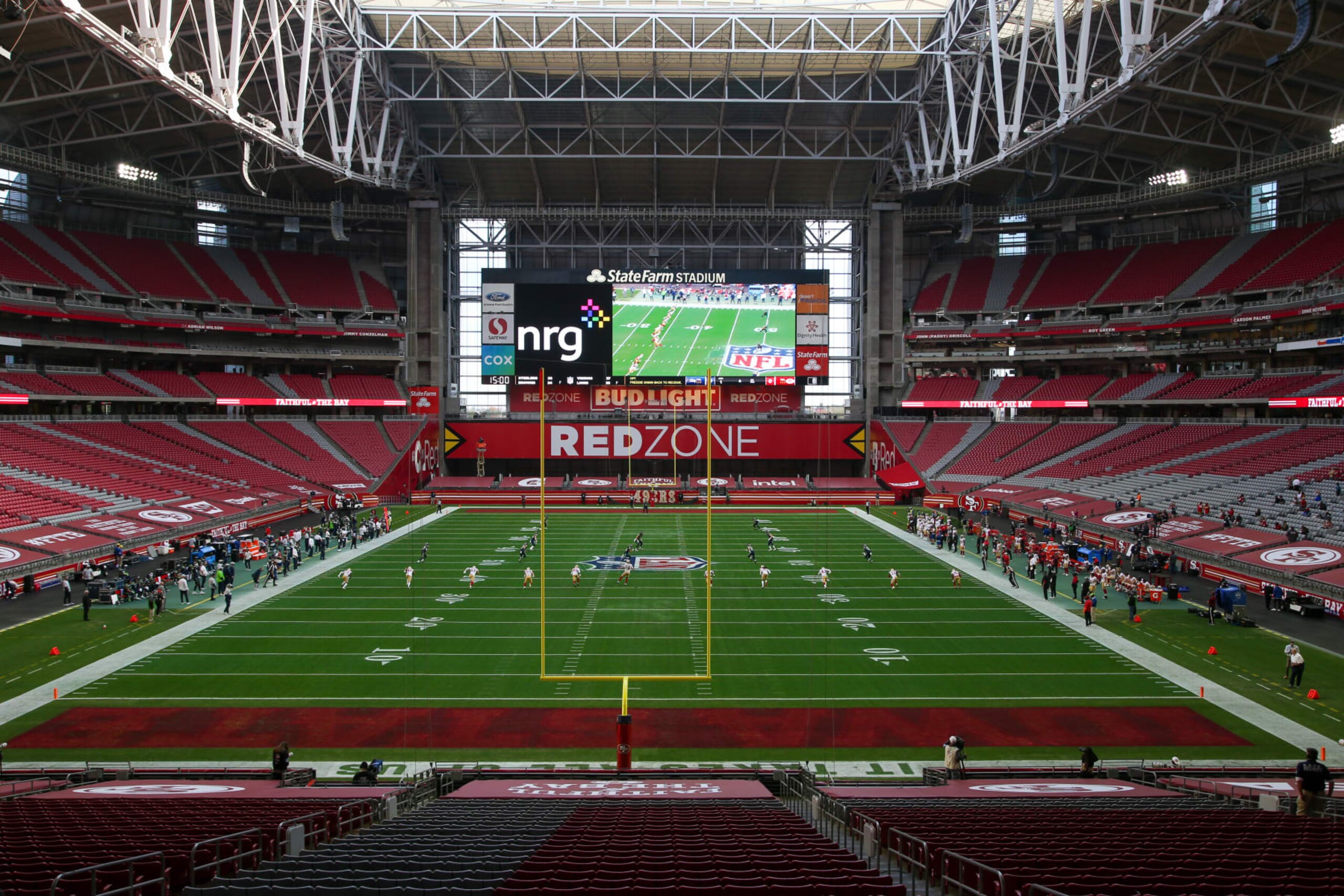 GLENDALE, AZ - JANUARY 03: Overall view of State Farm Stadium in Glendale, Arizona without fans during the San Francisco 49ers game against the Seattle Seahawks. The 49ers are using the Arizona Cardinals stadium as their temporary home due to COVID-19 restrictions in Santa Clara County in California.   (Photo by Kiyoshi Mio/Icon Sportswire via Getty Images)