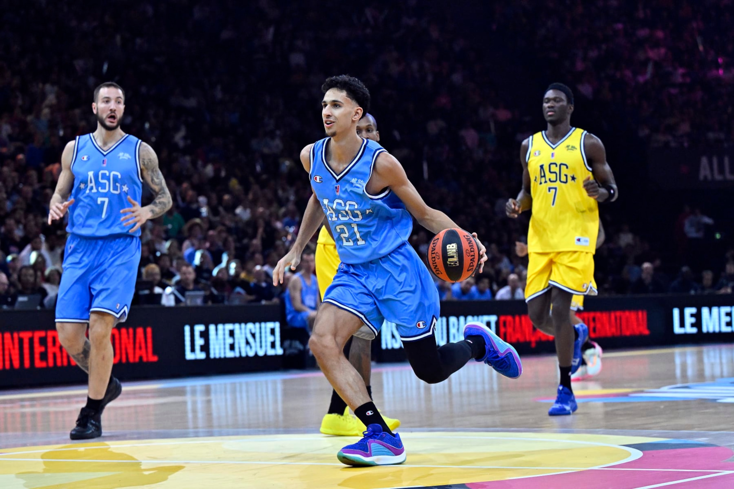 PARIS, FRANCE - DECEMBER 30: Zaccharie Risacher of Team France runs with the ball during the All Star Game at AccorHotels Arena on December 30, 2023 in Paris, France. (Photo by Aurelien Meunier/Getty Images,) PARIS, FRANCE - DECEMBER 30: Zaccharie Risacher of Team France runs with the ball during the All Star Game at AccorHotels Arena on December 30, 2023 in Paris, France. (Photo by Aurelien Meunier/Getty Images,)