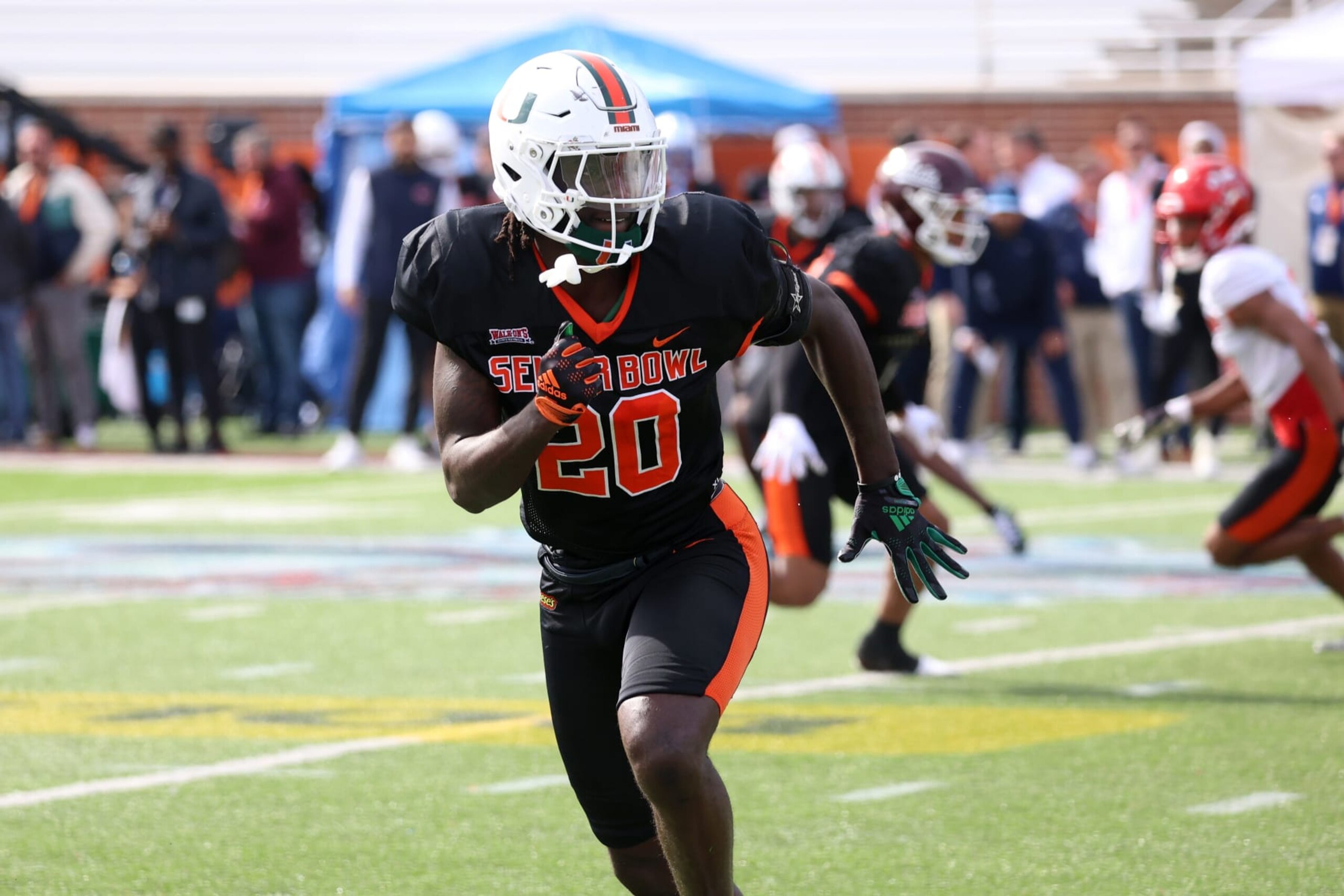 MOBILE, AL - FEBRUARY 01: American linebacker James Williams of Miami (20) during the American team practice for the Reese's Senior Bowl on February 1, 2024 at Hancock Whitney Stadium in Mobile, Alabama. (Photo by Michael Wade/Icon Sportswire via Getty Images) MOBILE, AL - FEBRUARY 01: American linebacker James Williams of Miami (20) during the American team practice for the Reese's Senior Bowl on February 1, 2024 at Hancock Whitney Stadium in Mobile, Alabama. (Photo by Michael Wade/Icon Sportswire via Getty Images)