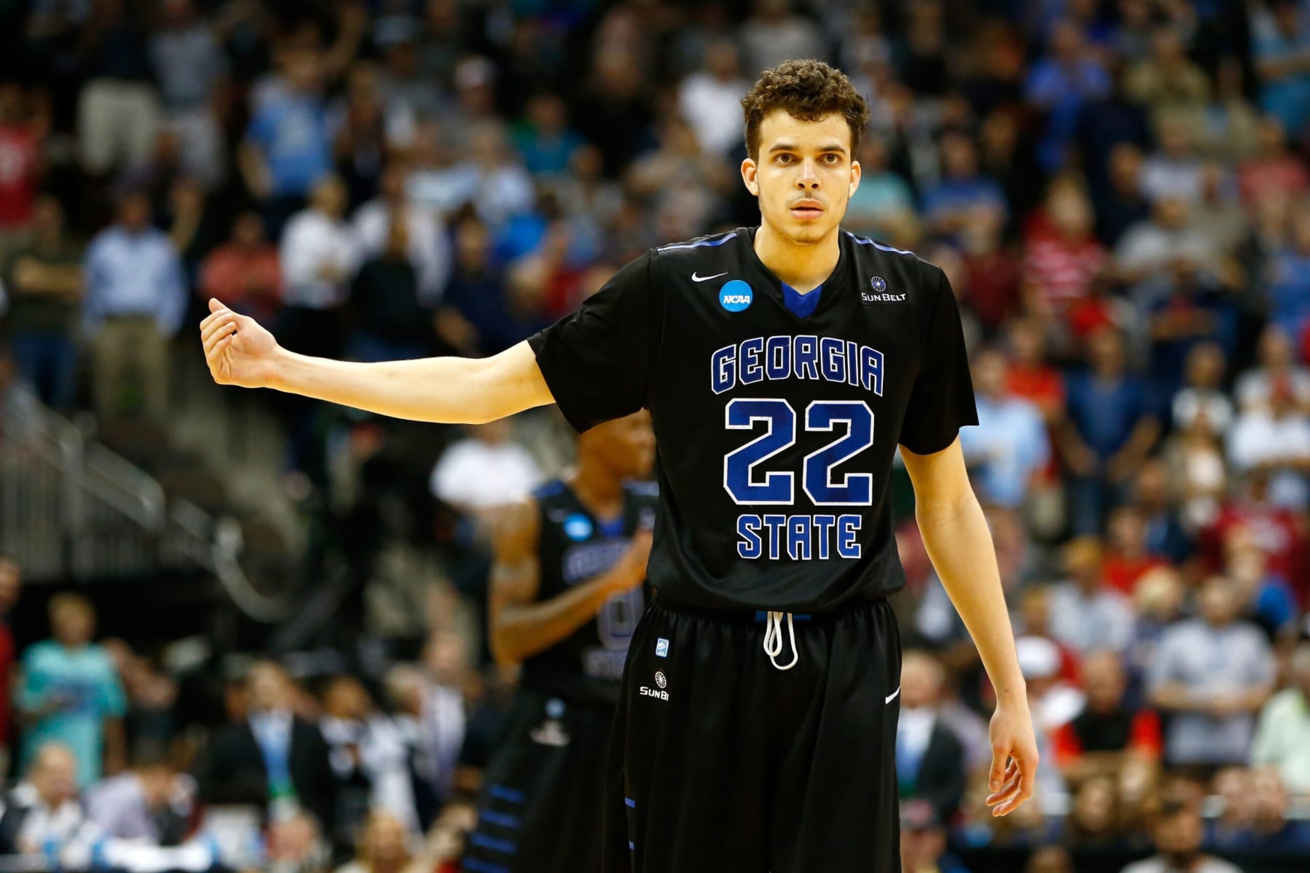 JACKSONVILLE, FL - MARCH 19: R.J. Hunter #22 of the Georgia State Panthers celebrates after making a game-winning three-pointer against the Baylor Bears with 2.8 seconds left in the second half during the second round of the 2015 NCAA Men's Basketball Tournament at Jacksonville Veterans Memorial Arena on March 19, 2015 in Jacksonville, Florida. (Photo by Kevin C. Cox/Getty Images) JACKSONVILLE, FL - MARCH 19: R.J. Hunter #22 of the Georgia State Panthers celebrates after making a game-winning three-pointer against the Baylor Bears with 2.8 seconds left in the second half during the second round of the 2015 NCAA Men's Basketball Tournament at Jacksonville Veterans Memorial Arena on March 19, 2015 in Jacksonville, Florida. (Photo by Kevin C. Cox/Getty Images)