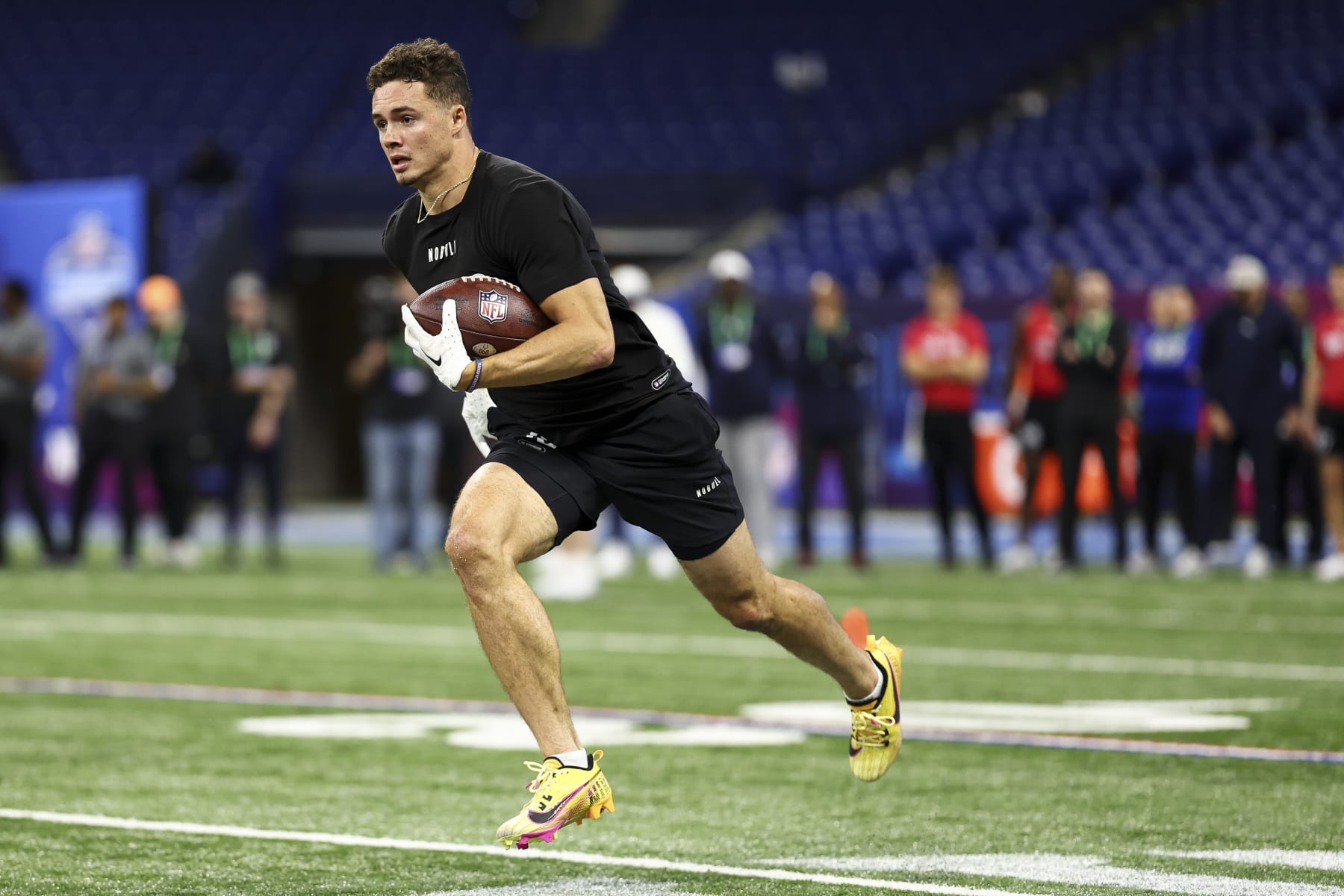 INDIANAPOLIS, INDIANA - MARCH 2: Ladd McConkey #WO16 of Georgia participates in a drill during the NFL Combine at the Lucas Oil Stadium on March 2, 2024 in Indianapolis, Indiana. (Photo by Kevin Sabitus/Getty Images)