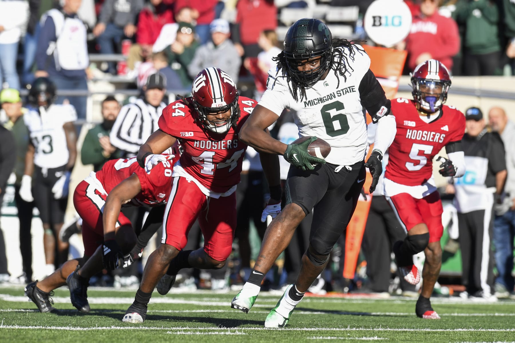 BLOOMINGTON, IN - NOVEMBER 18: Michigan State Spartans Tight End Maliq Carr (6) advances the ball during the college football game between the Michigan State Spartans and the Indiana Hoosiers on November 18, 2023, at Memorial Stadium in Bloomington, Indiana. (Photo by Michael Allio/Icon Sportswire via Getty Images)