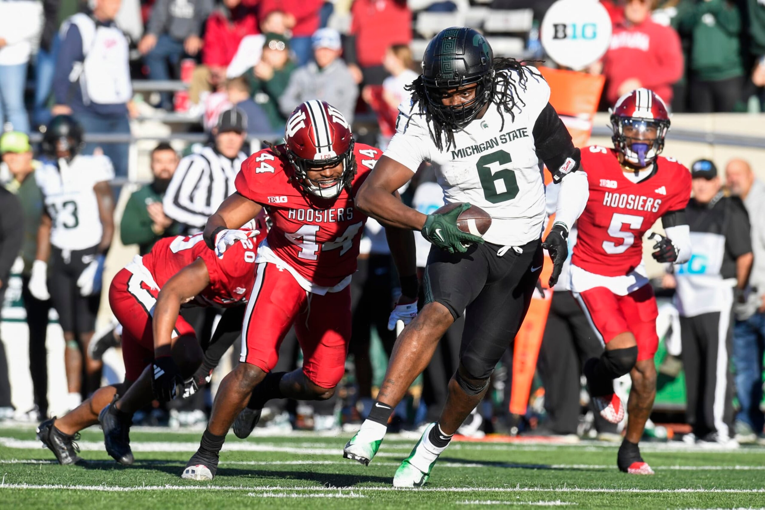 BLOOMINGTON, IN - NOVEMBER 18: Michigan State Spartans Tight End Maliq Carr (6) advances the ball during the college football game between the Michigan State Spartans and the Indiana Hoosiers on November 18, 2023, at Memorial Stadium in Bloomington, Indiana. (Photo by Michael Allio/Icon Sportswire via Getty Images) BLOOMINGTON, IN - NOVEMBER 18: Michigan State Spartans Tight End Maliq Carr (6) advances the ball during the college football game between the Michigan State Spartans and the Indiana Hoosiers on November 18, 2023, at Memorial Stadium in Bloomington, Indiana. (Photo by Michael Allio/Icon Sportswire via Getty Images)