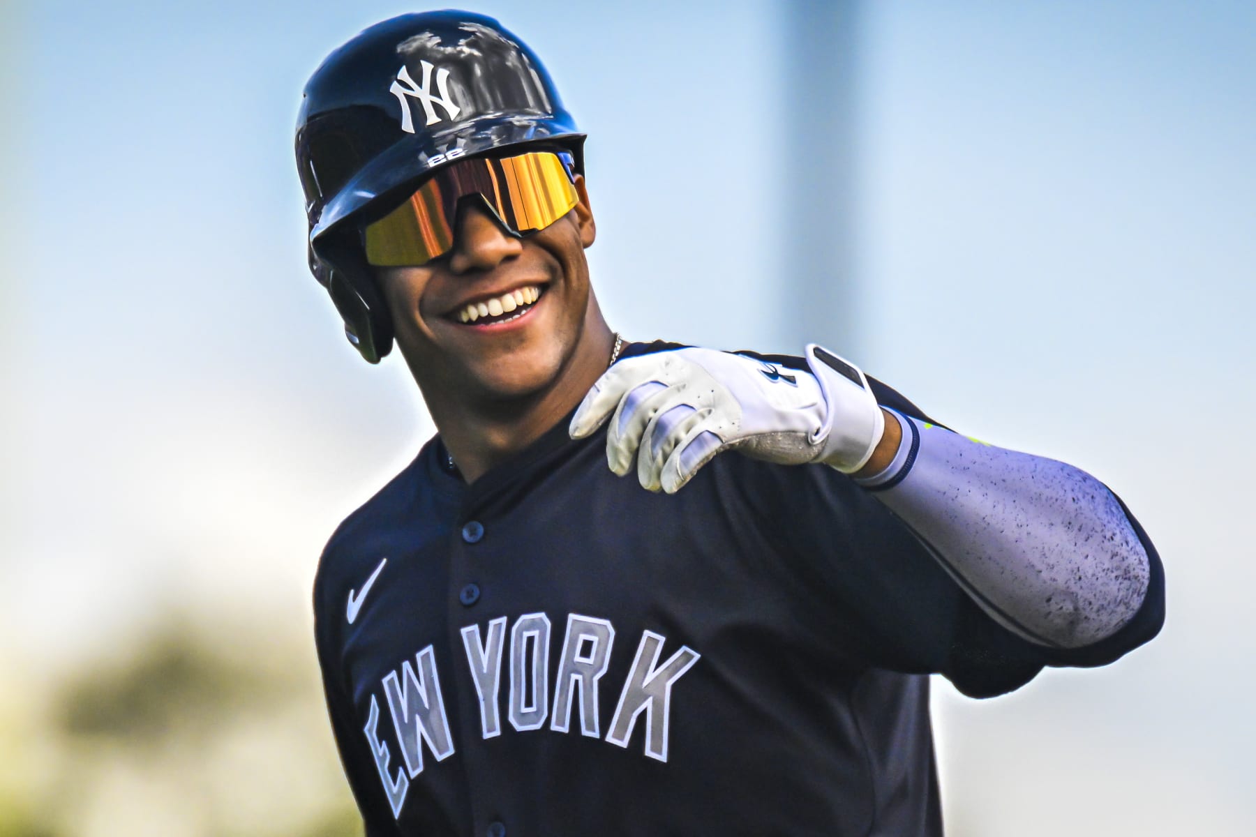 DUNEDIN, FLORIDA - MARCH 8: New York Yankees left fielder Juan Soto (22) runs the field against the Toronto Blue Jays during the fifth inning in a MLB spring training game at TD Ballpark, on March 8, 2024. In Dunedin, Florida (Miguel J. Rodriguez Carrillo/VIEWpress)
