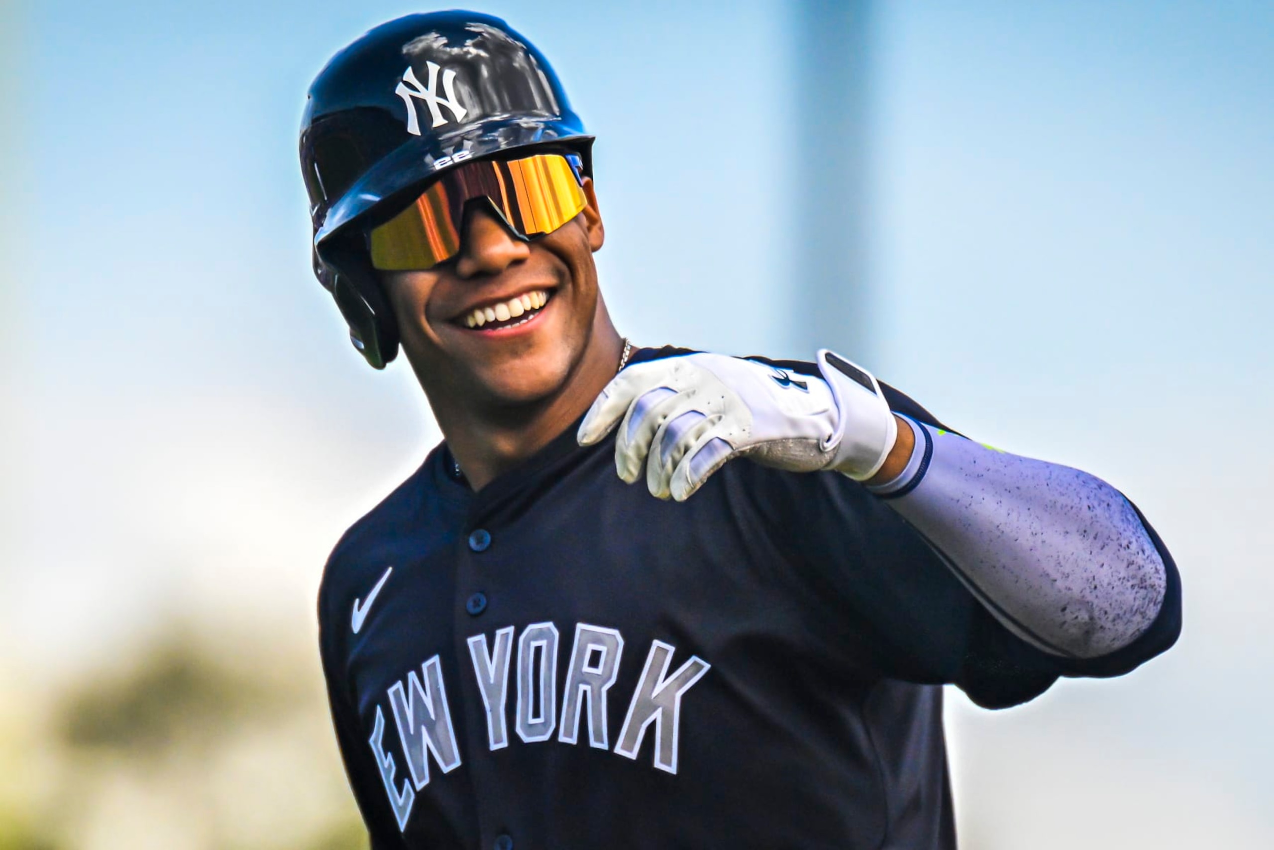 DUNEDIN, FLORIDA - MARCH 8: New York Yankees left fielder Juan Soto (22) runs the field against the Toronto Blue Jays during the fifth inning in a MLB spring training game at TD Ballpark, on March 8, 2024. In Dunedin, Florida (Miguel J. Rodriguez Carrillo/VIEWpress)