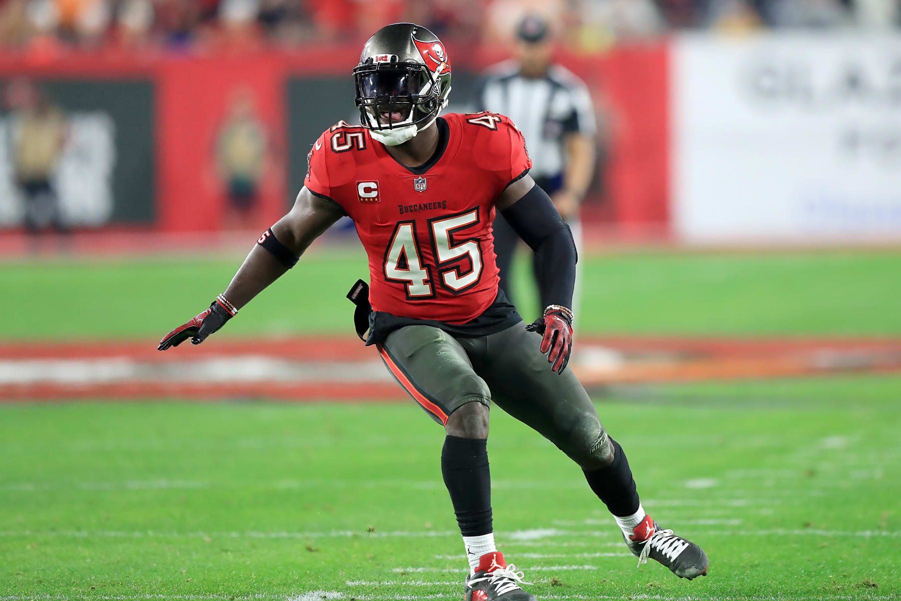 TAMPA, FL - JANUARY 15: Tampa Bay Buccaneers Linebacker Devin White (45) drops back into coverage during the NFC Wild Card game between the Philadelphia Eagles and the Tampa Bay Buccaneers on January 15, 2024 at Raymond James Stadium in Tampa, Florida. (Photo by Cliff Welch/Icon Sportswire via Getty Images)