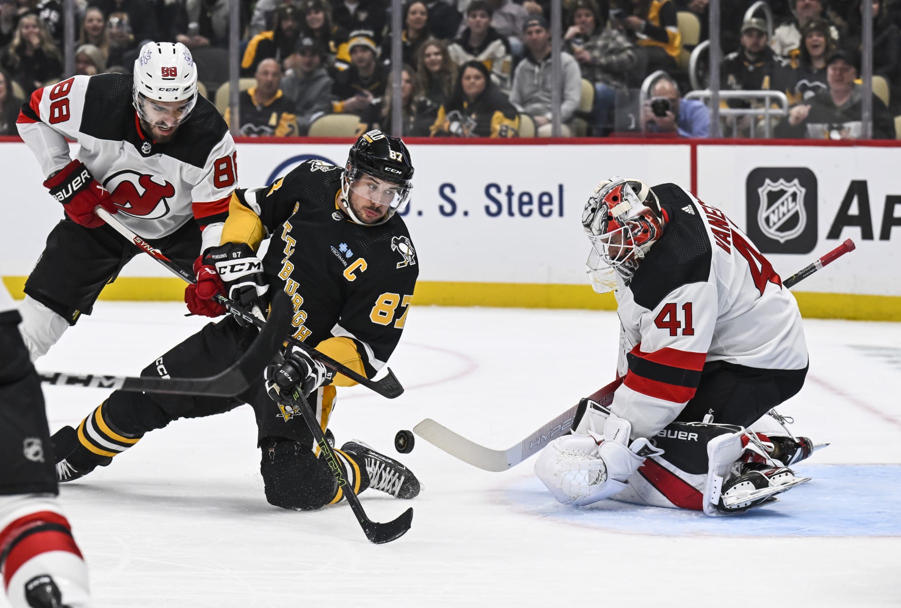Pittsburgh Penguins captain Sidney Crosby in action against the New Jersey Devils. 
