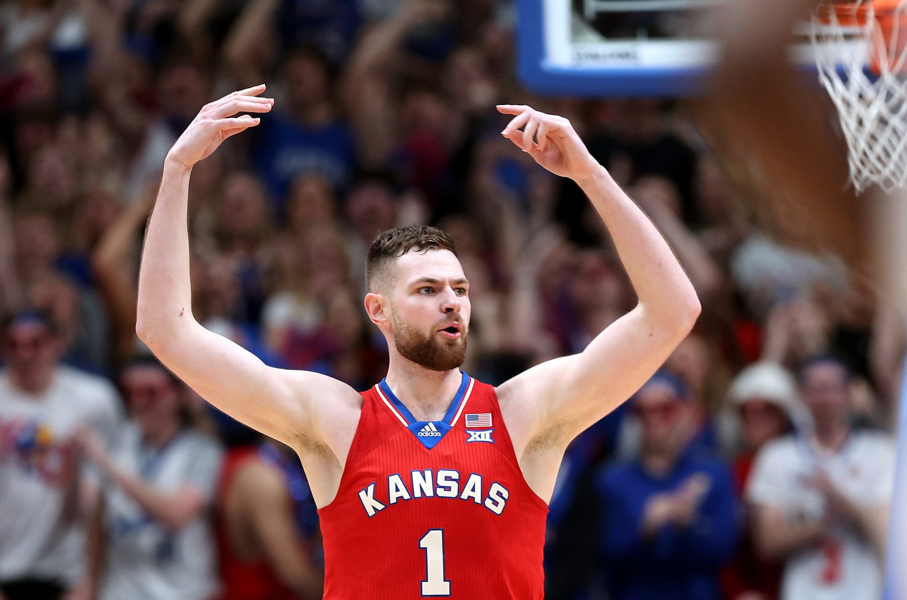 Kansas' Hunter Dickinson