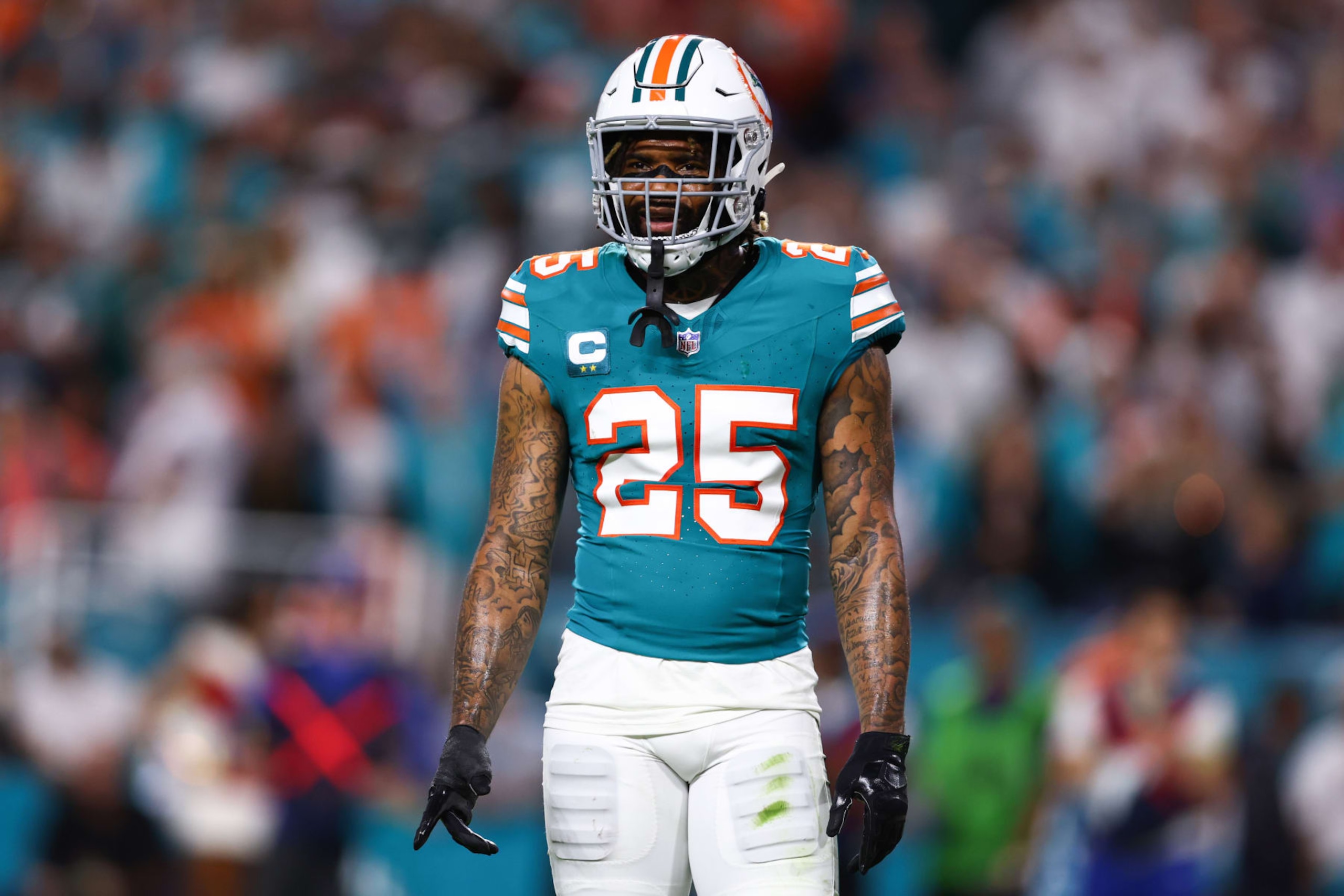 MIAMI GARDENS, FLORIDA - DECEMBER 24: Xavien Howard #25 of the Miami Dolphins looks on against the Dallas Cowboys during the fourth quarter of the game at Hard Rock Stadium on December 24, 2023 in Miami Gardens, Florida. (Photo by Megan Briggs/Getty Images) MIAMI GARDENS, FLORIDA - DECEMBER 24: Xavien Howard #25 of the Miami Dolphins looks on against the Dallas Cowboys during the fourth quarter of the game at Hard Rock Stadium on December 24, 2023 in Miami Gardens, Florida. (Photo by Megan Briggs/Getty Images)