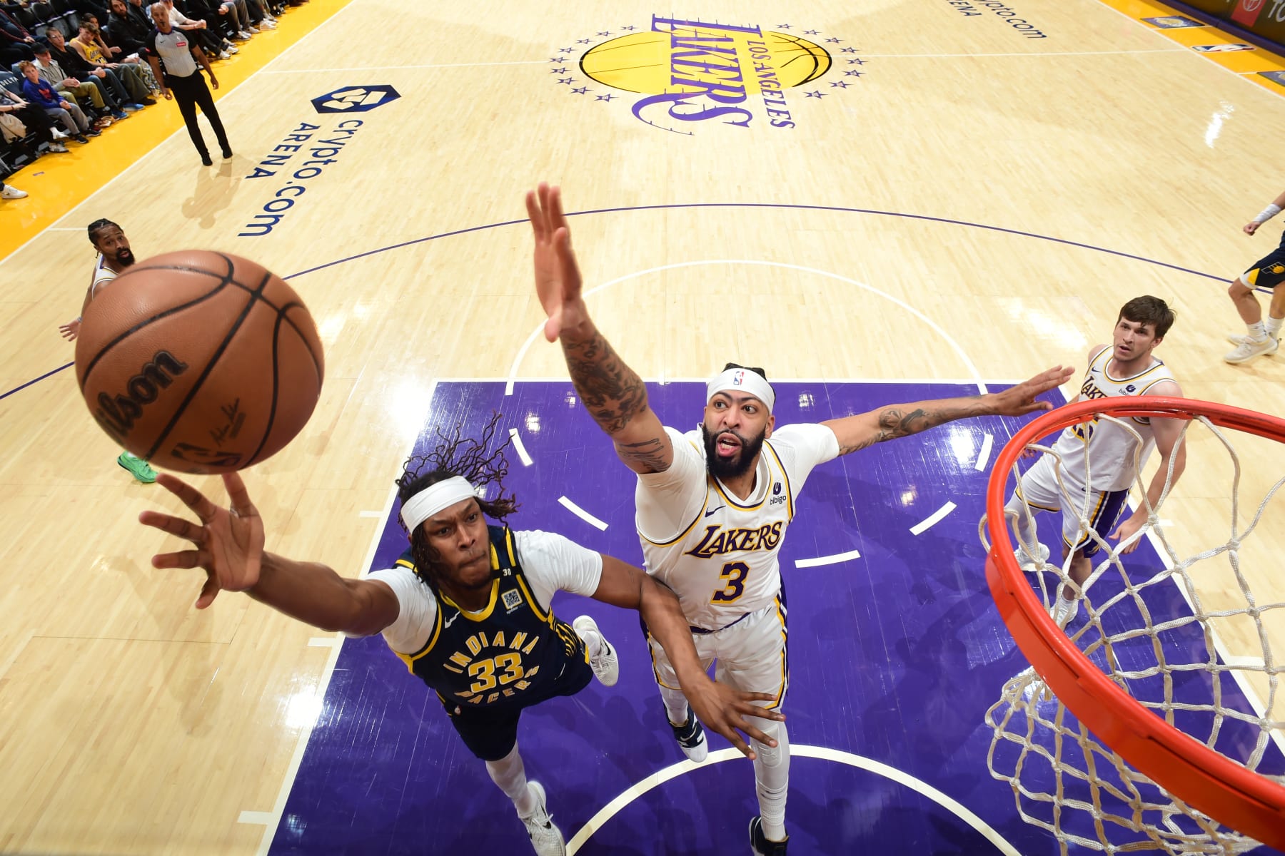 LOS ANGELES, CA - MARCH 24: Myles Turner #33 of the Indiana Pacers drives to the basket during the game against the Los Angeles Lakers on March 24, 2024 at Crypto.Com Arena in Los Angeles, California. NOTE TO USER: User expressly acknowledges and agrees that, by downloading and/or using this Photograph, user is consenting to the terms and conditions of the Getty Images License Agreement. Mandatory Copyright Notice: Copyright 2024 NBAE (Photo by Garrett Ellwood/NBAE via Getty Images)