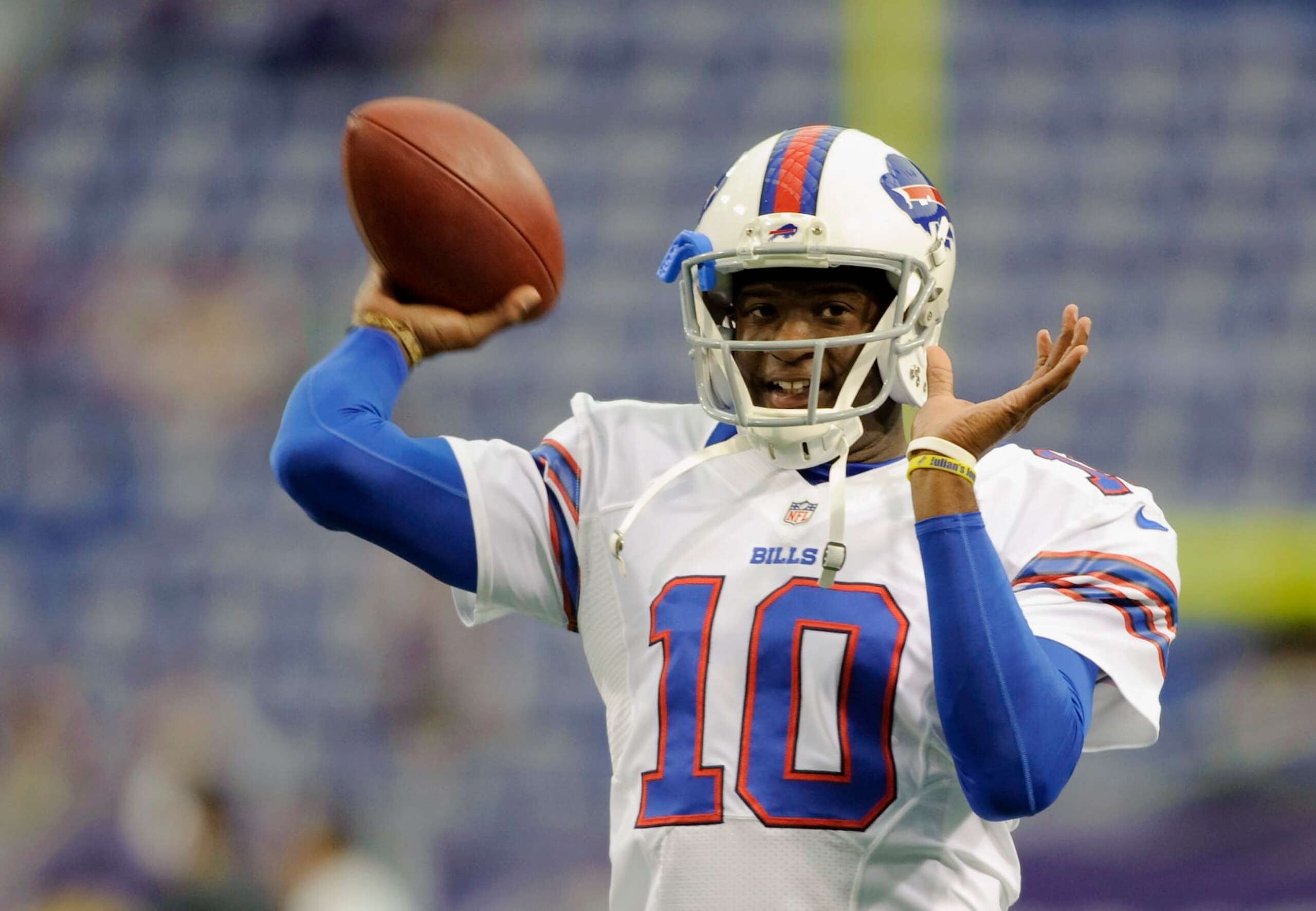 MINNEAPOLIS, MN - AUGUST 17: Vince Young #10 of the Buffalo Bills makes a pass before the game against the Minnesota Vikings on August 17, 2012 at Mall of America Field at the Hubert H. Humphrey Metrodome in Minneapolis, Minnesota. (Photo by Hannah Foslien/Getty Images)