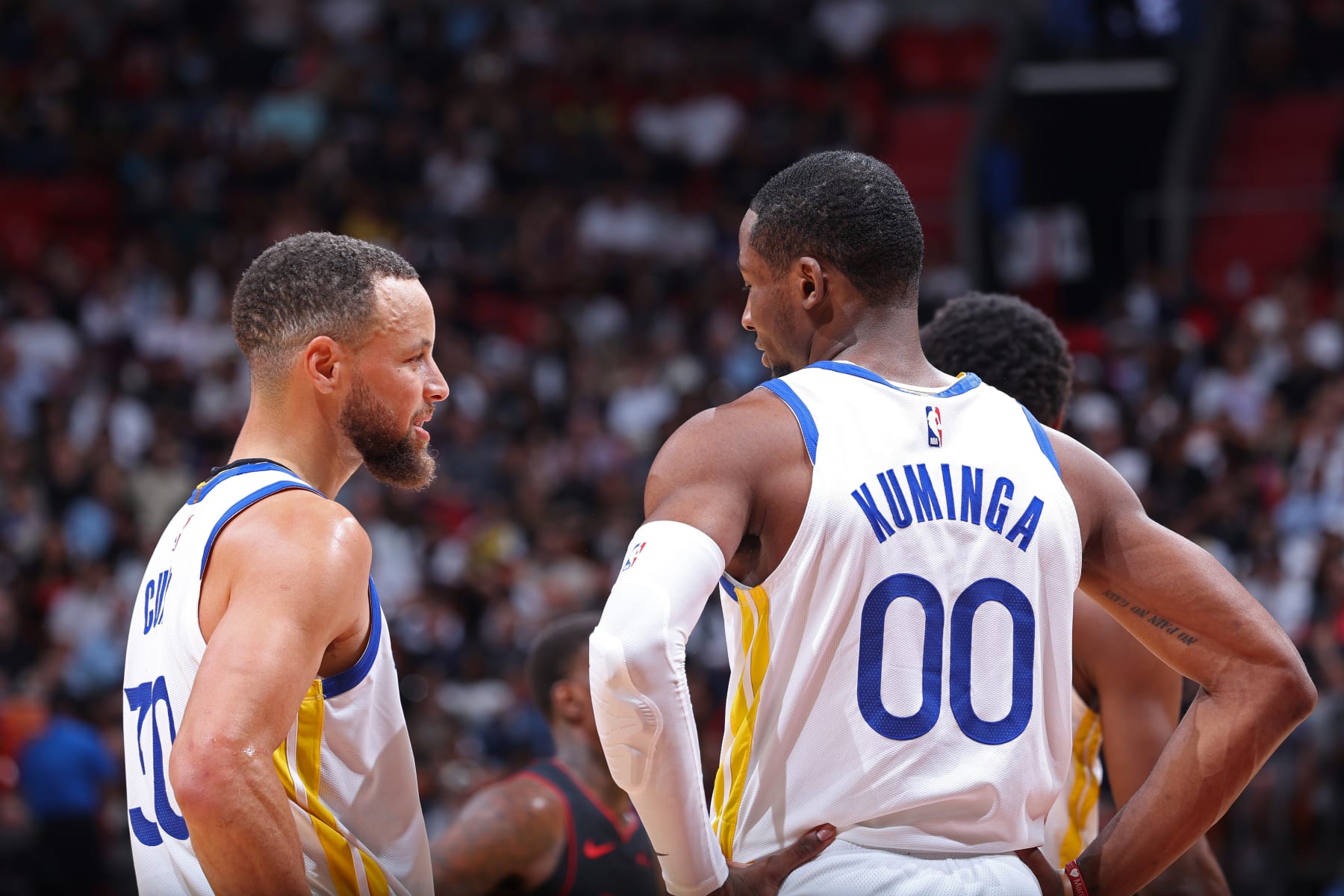 Stephen Curry and Jonathan Kuminga