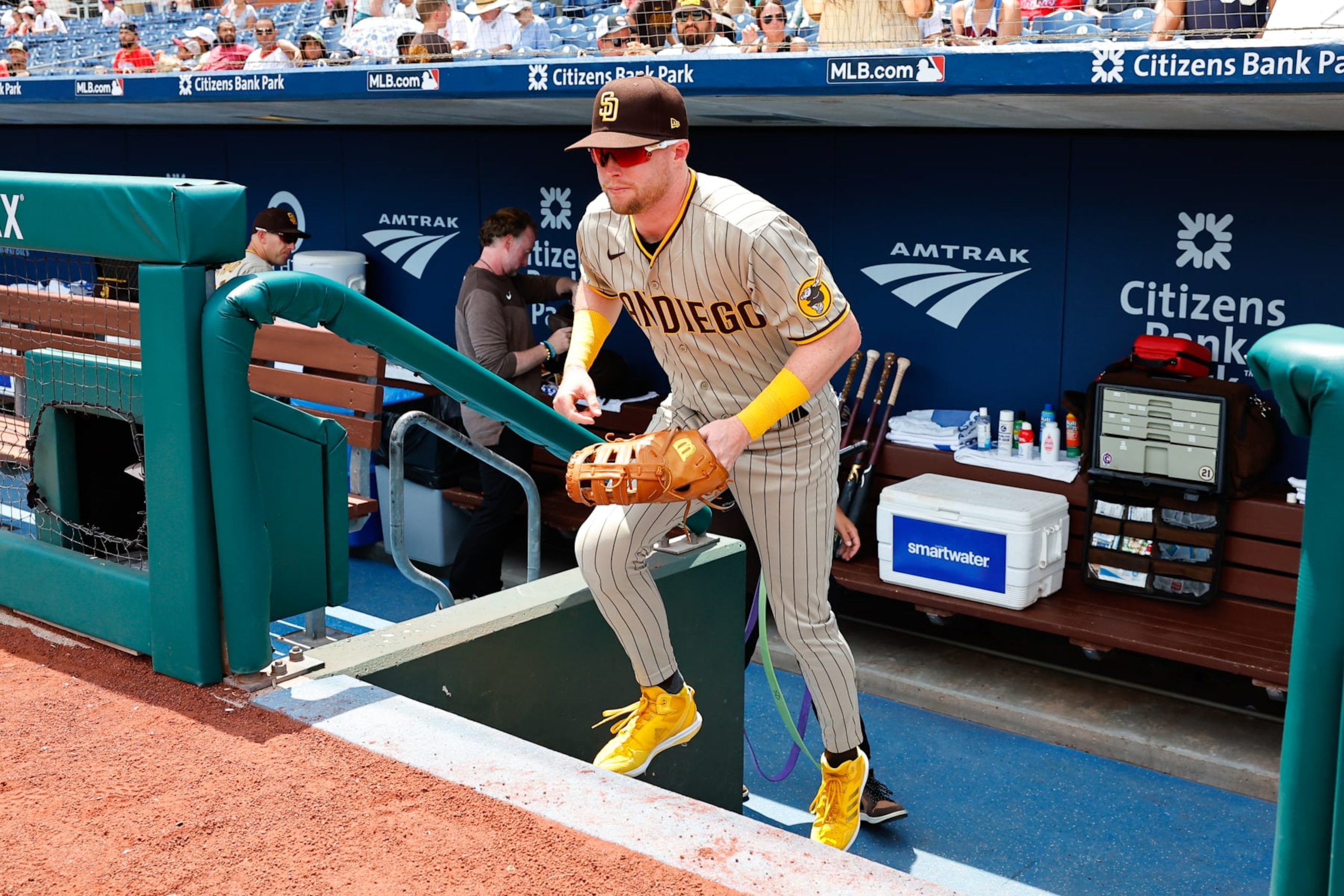 PHILADELPHIA, PA - JULY 15: Jake Cronenworth #9 of the San Diego Padres enters the field against the Philadelphia Phillies prior to Game 1 of a split double header at Citizens Bank Park on July 15, 2023 in Philadelphia, Pennsylvania. (Photo by Rich Graessle/Icon Sportswire via Getty Images) PHILADELPHIA, PA - JULY 15: Jake Cronenworth #9 of the San Diego Padres enters the field against the Philadelphia Phillies prior to Game 1 of a split double header at Citizens Bank Park on July 15, 2023 in Philadelphia, Pennsylvania. (Photo by Rich Graessle/Icon Sportswire via Getty Images)