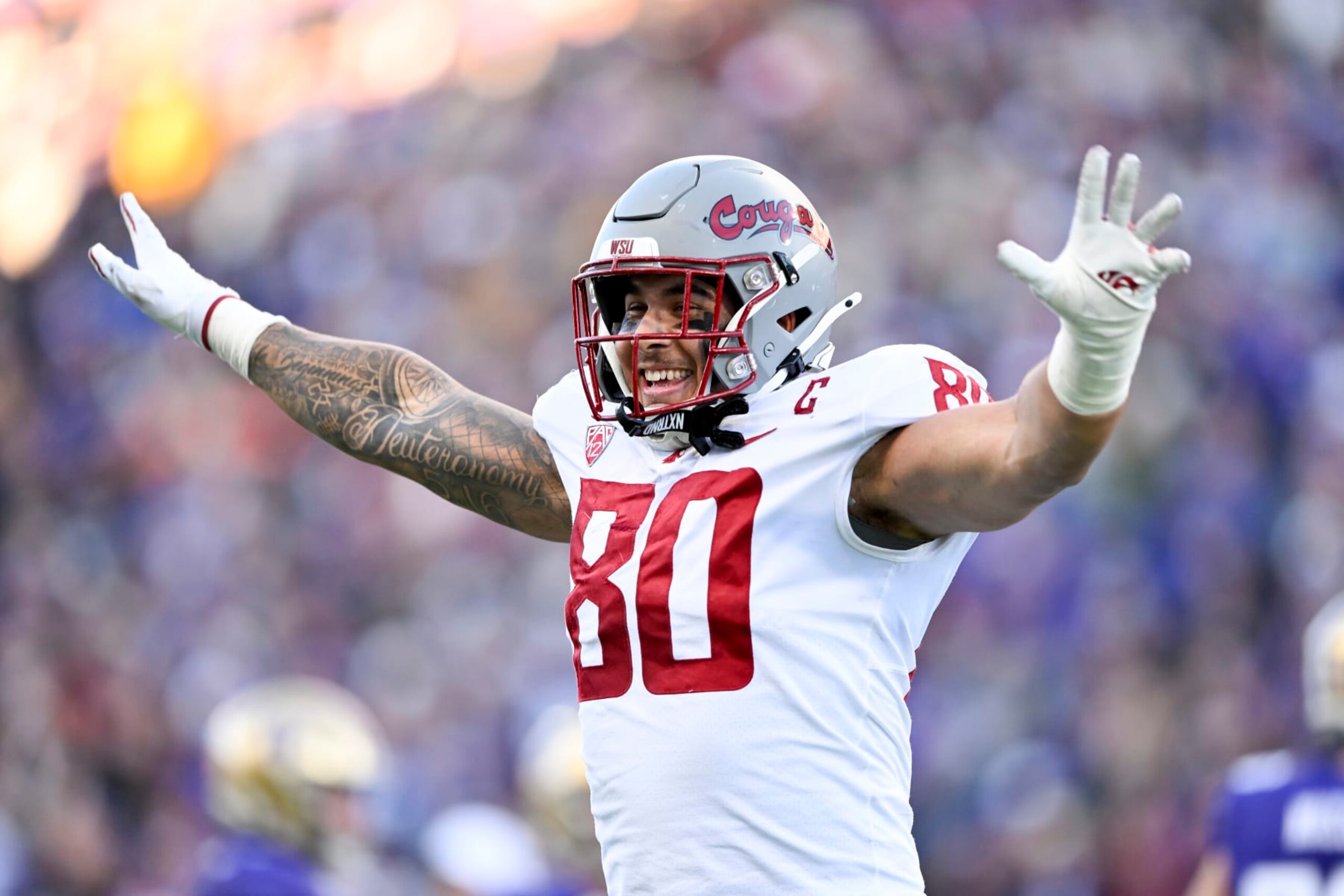Washington State edge-rusher Brennan Jackson