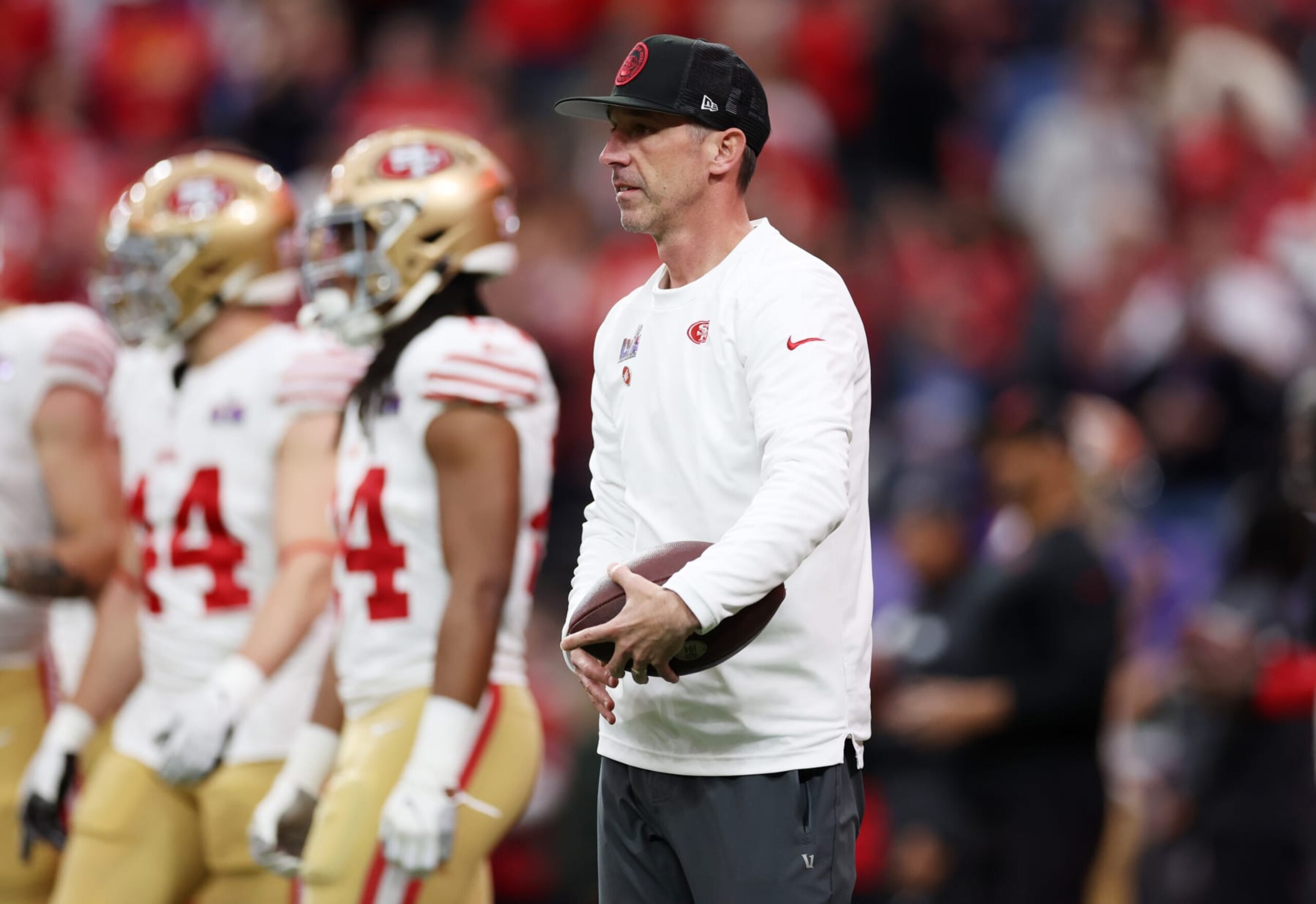 LAS VEGAS, NEVADA - FEBRUARY 11: Head coach Kyle Shanahan of the San Francisco 49ers looks on prior to Super Bowl LVIII against the Kansas City Chiefs at Allegiant Stadium on February 11, 2024 in Las Vegas, Nevada. (Photo by Ezra Shaw/Getty Images)