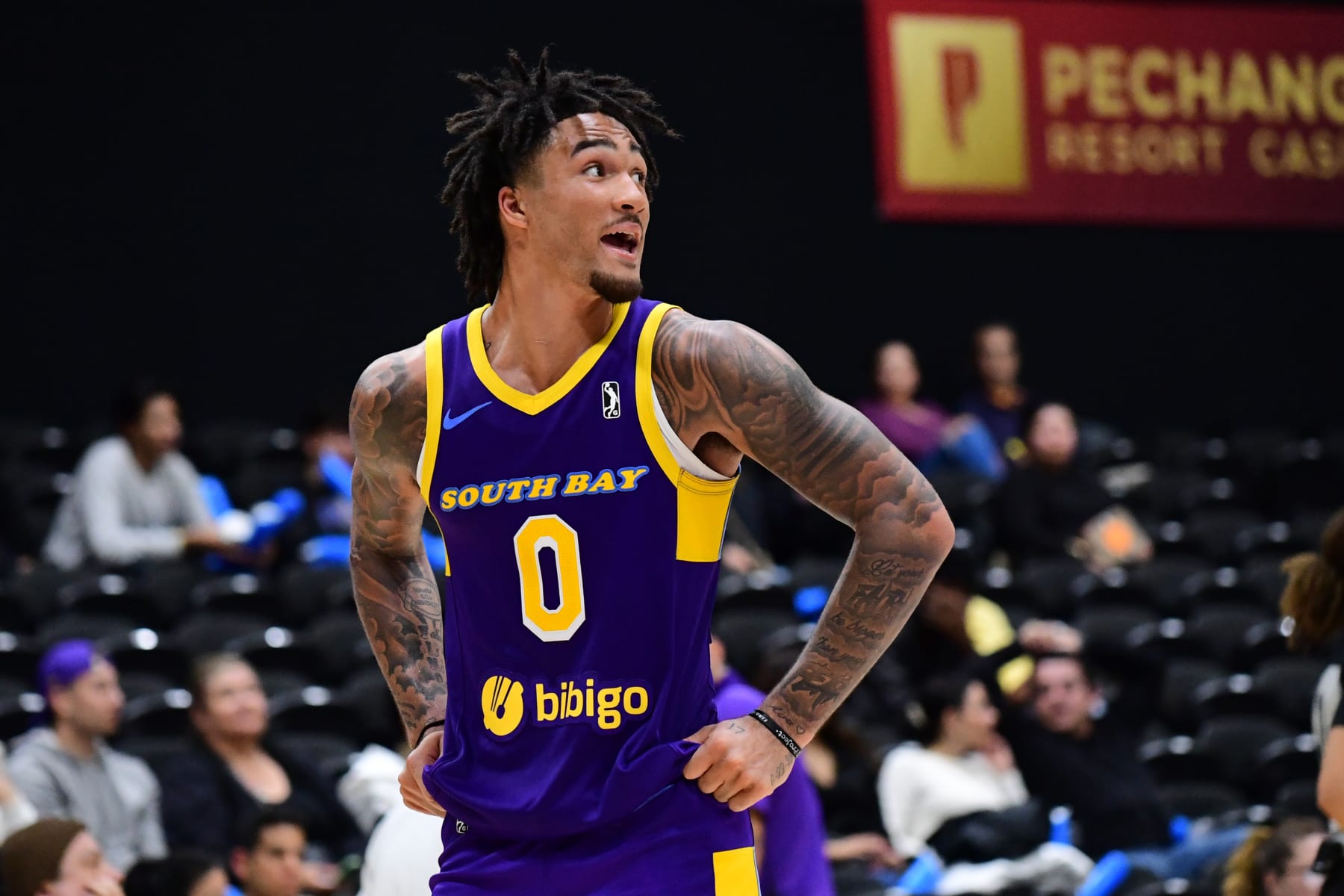 EL SEGUNDO, CA - MARCH 5: Jalen Hood-Schifino #0 of the South Bay Lakers looks on during the game against the Iowa Wolves on March 5, 2024 at UCLA Health Training Center in El Segundo, California. NOTE TO USER: User expressly acknowledges and agrees that, by downloading and or using this photograph, User is consenting to the terms and conditions of the Getty Images License Agreement. Mandatory Copyright Notice: Copyright 2024 NBAE (Photo by Adam Pantozzi/NBAE via Getty Images)