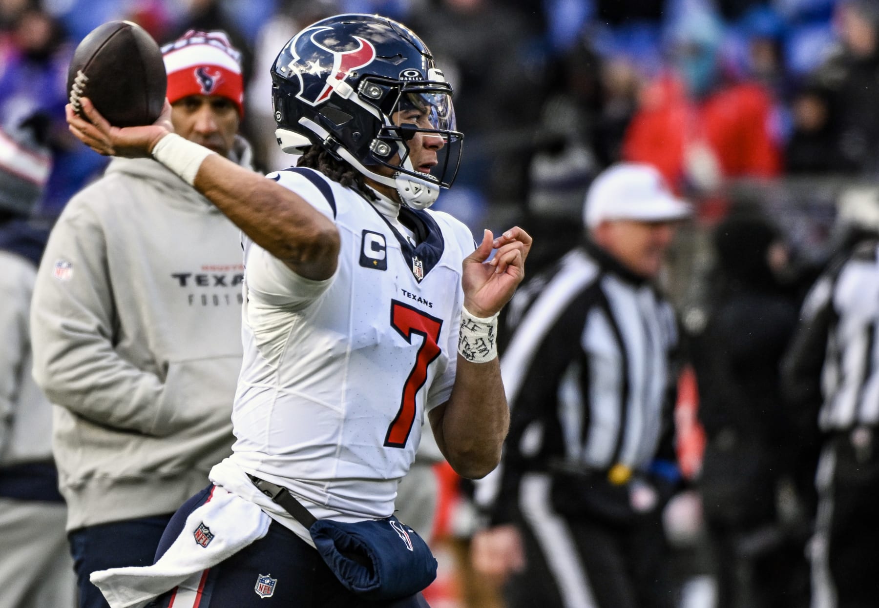 BALTIMORE, MD - JANUARY 20:  Houston Texans quarterback C.J. Stroud (7) warms up prior to the Houston Texans game versus the Baltimore Ravens in the AFC Divisional Playoffs on January 20, 2024 at M&T Bank Stadium in Baltimore, MD.  (Photo by Mark Goldman/Icon Sportswire via Getty Images)