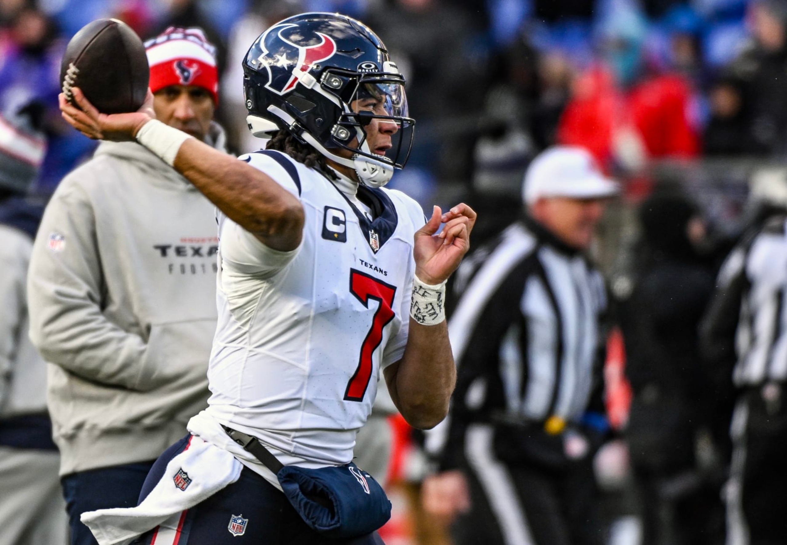 BALTIMORE, MD - JANUARY 20:  Houston Texans quarterback C.J. Stroud (7) warms up prior to the Houston Texans game versus the Baltimore Ravens in the AFC Divisional Playoffs on January 20, 2024 at M&T Bank Stadium in Baltimore, MD.  (Photo by Mark Goldman/Icon Sportswire via Getty Images)