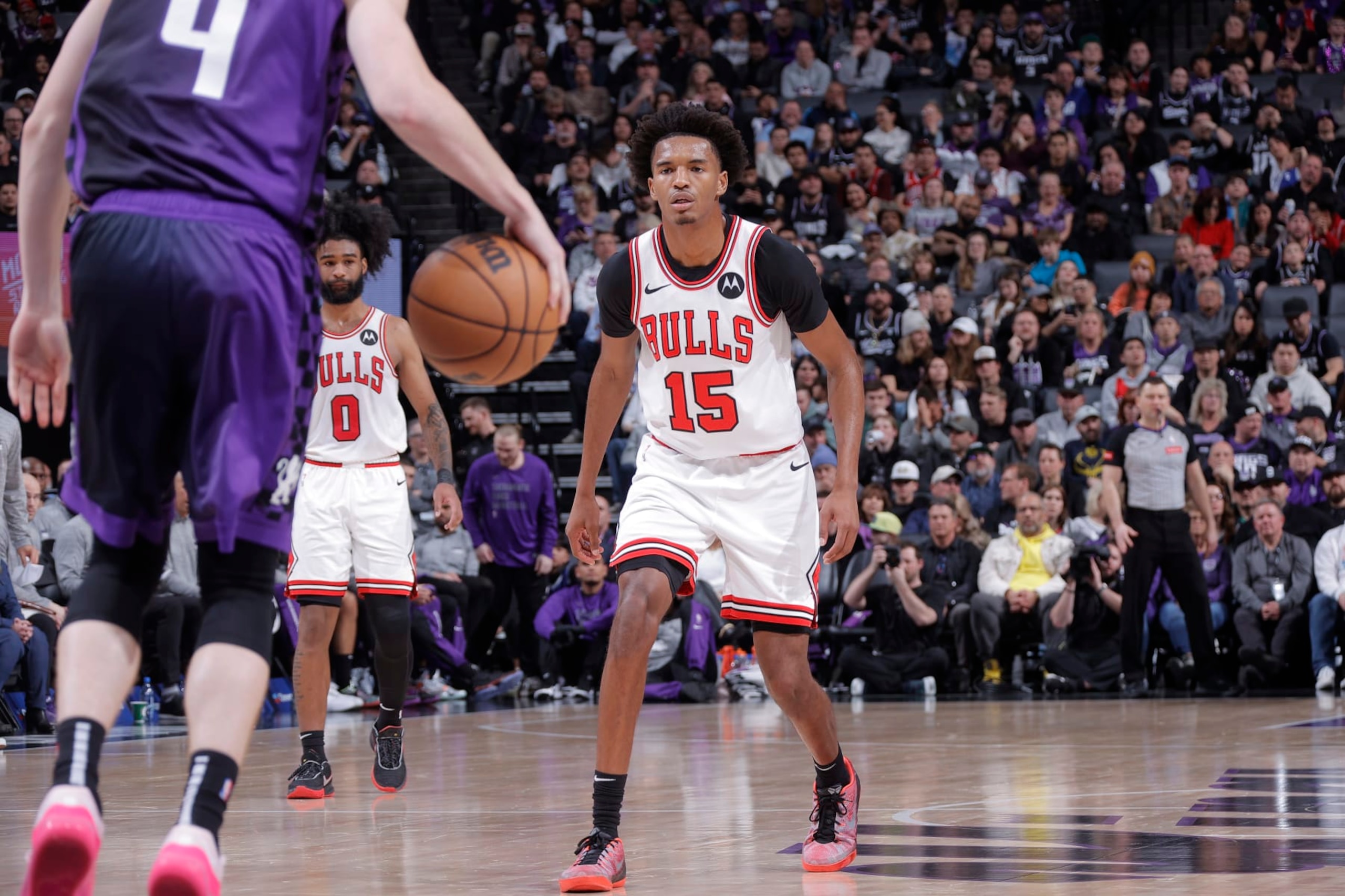 SACRAMENTO, CA - MARCH 4: Julian Phillips #15 of the Chicago Bulls defends during the game against the Sacramento Kings on March 4, 2024 at Golden 1 Center in Sacramento, California. NOTE TO USER: User expressly acknowledges and agrees that, by downloading and or using this photograph, User is consenting to the terms and conditions of the Getty Images Agreement. Mandatory Copyright Notice: Copyright 2024 NBAE (Photo by Rocky Widner/NBAE via Getty Images)