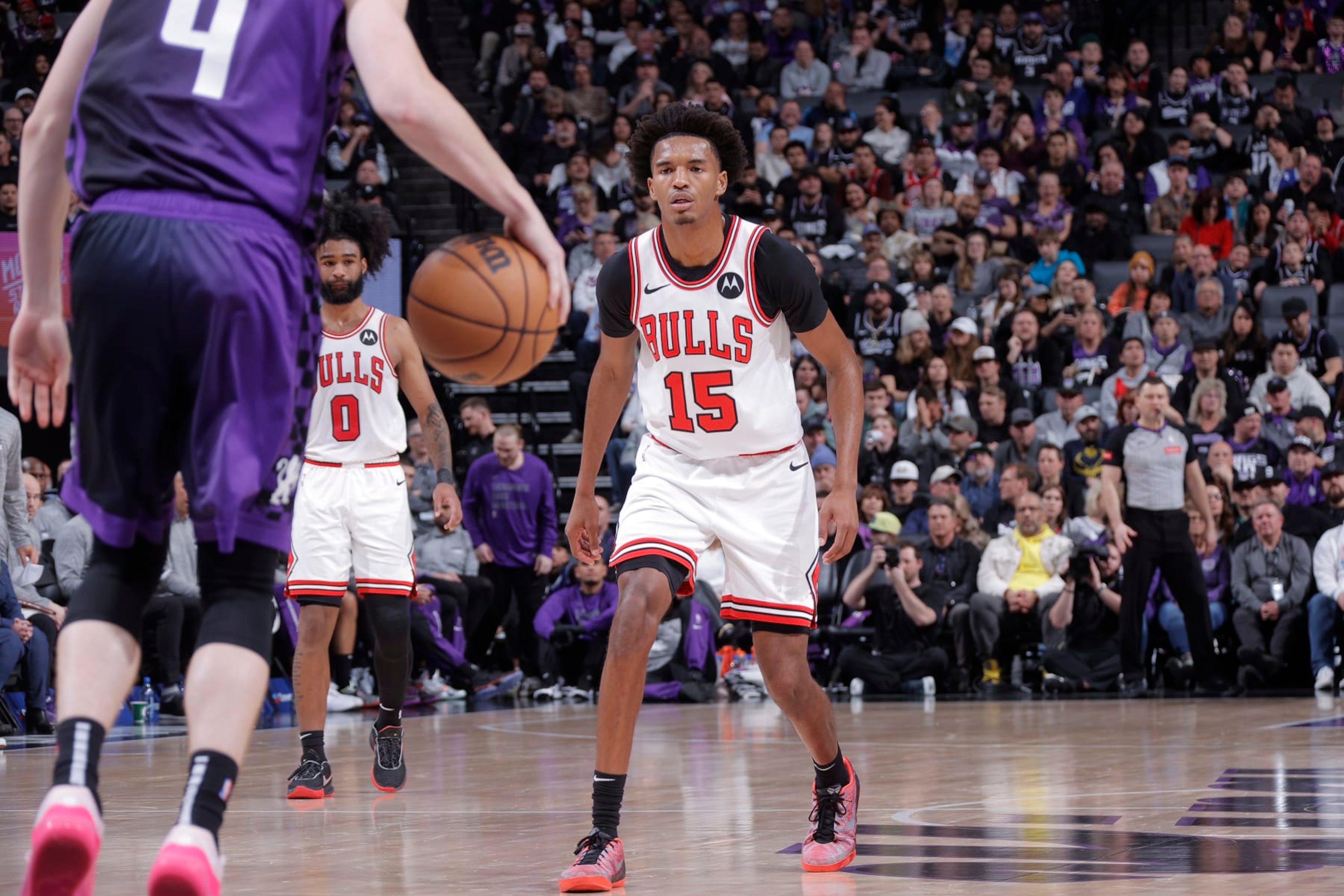 SACRAMENTO, CA - MARCH 4: Julian Phillips #15 of the Chicago Bulls defends during the game against the Sacramento Kings on March 4, 2024 at Golden 1 Center in Sacramento, California. NOTE TO USER: User expressly acknowledges and agrees that, by downloading and or using this photograph, User is consenting to the terms and conditions of the Getty Images Agreement. Mandatory Copyright Notice: Copyright 2024 NBAE (Photo by Rocky Widner/NBAE via Getty Images)