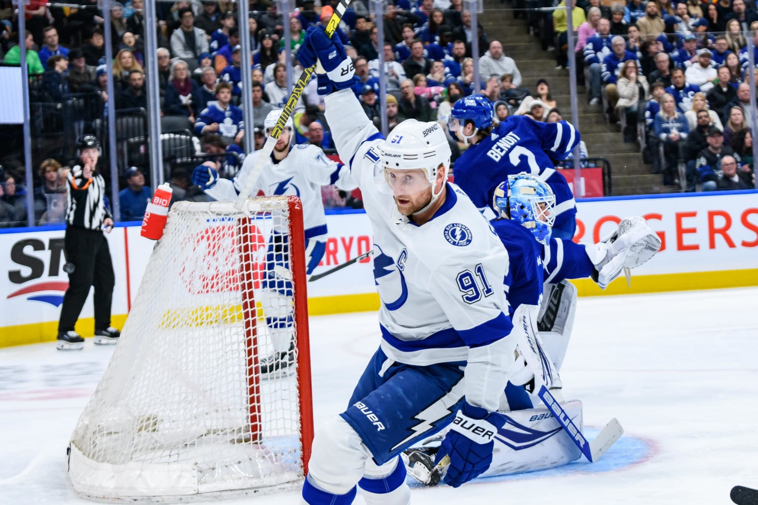 TORONTO, ON - APRIL 03: Tampa Bay Lightning Winger Steven Stamkos (91) celebrates his goal during the second period of the NHL regular season game between the Tampa Bay Lightning and the Toronto Maple Leafs on April 3, 2024, at Scotiabank Arena in Toronto, ON, Canada. (Photo by Julian Avram/Icon Sportswire via Getty Images)