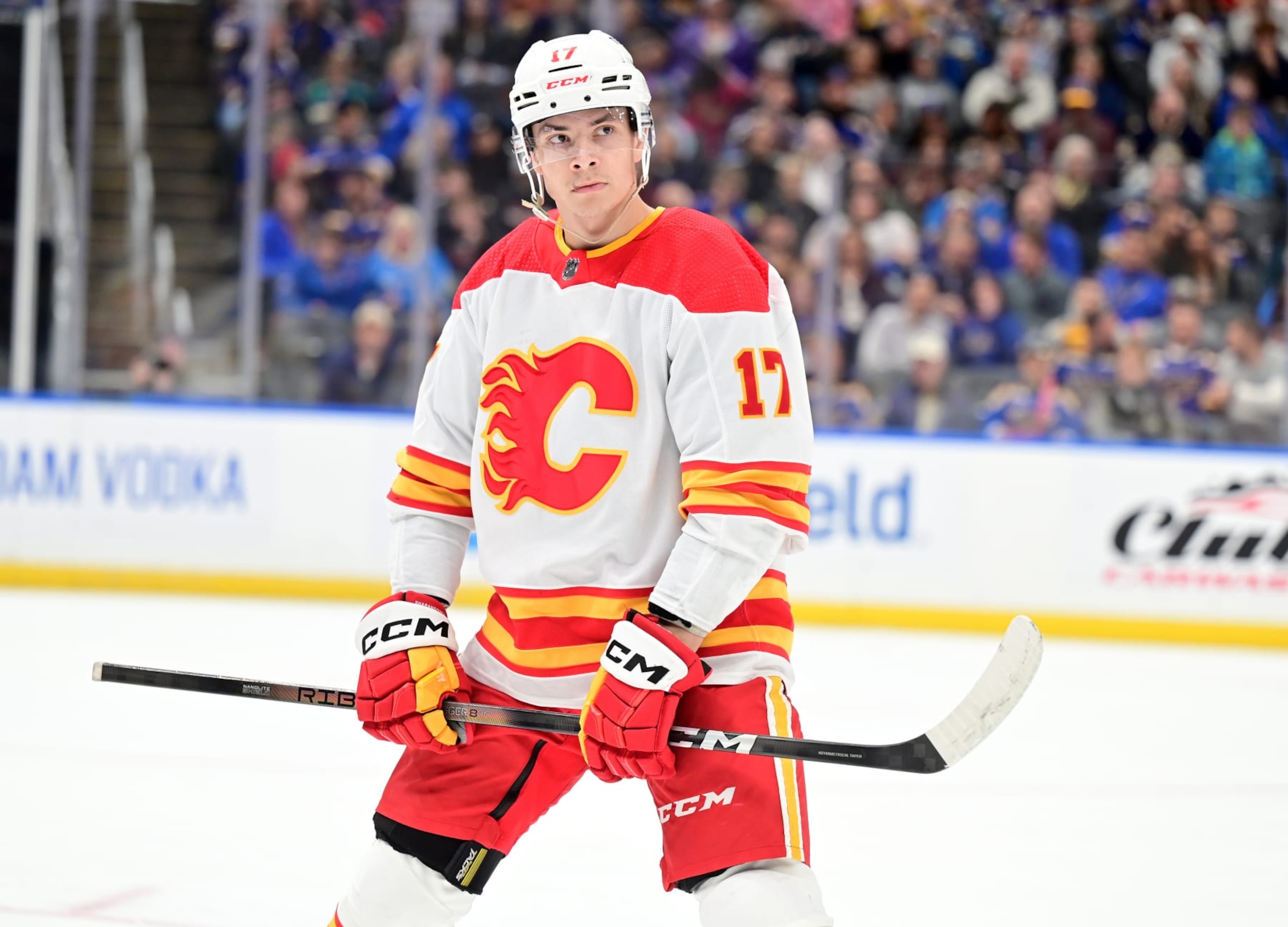 ST. LOUIS, MO - MARCH 28: Calgary Flames center Yegor Sharangovich (17) as seen during an NHL game between the Calgary Flames and the St. Louis Blues, on March 28, 2024, at Enterprise Center in St. Louis, MO. (Photo by Keith Gillett/Icon Sportswire via Getty Images) ST. LOUIS, MO - MARCH 28: Calgary Flames center Yegor Sharangovich (17) as seen during an NHL game between the Calgary Flames and the St. Louis Blues, on March 28, 2024, at Enterprise Center in St. Louis, MO. (Photo by Keith Gillett/Icon Sportswire via Getty Images)