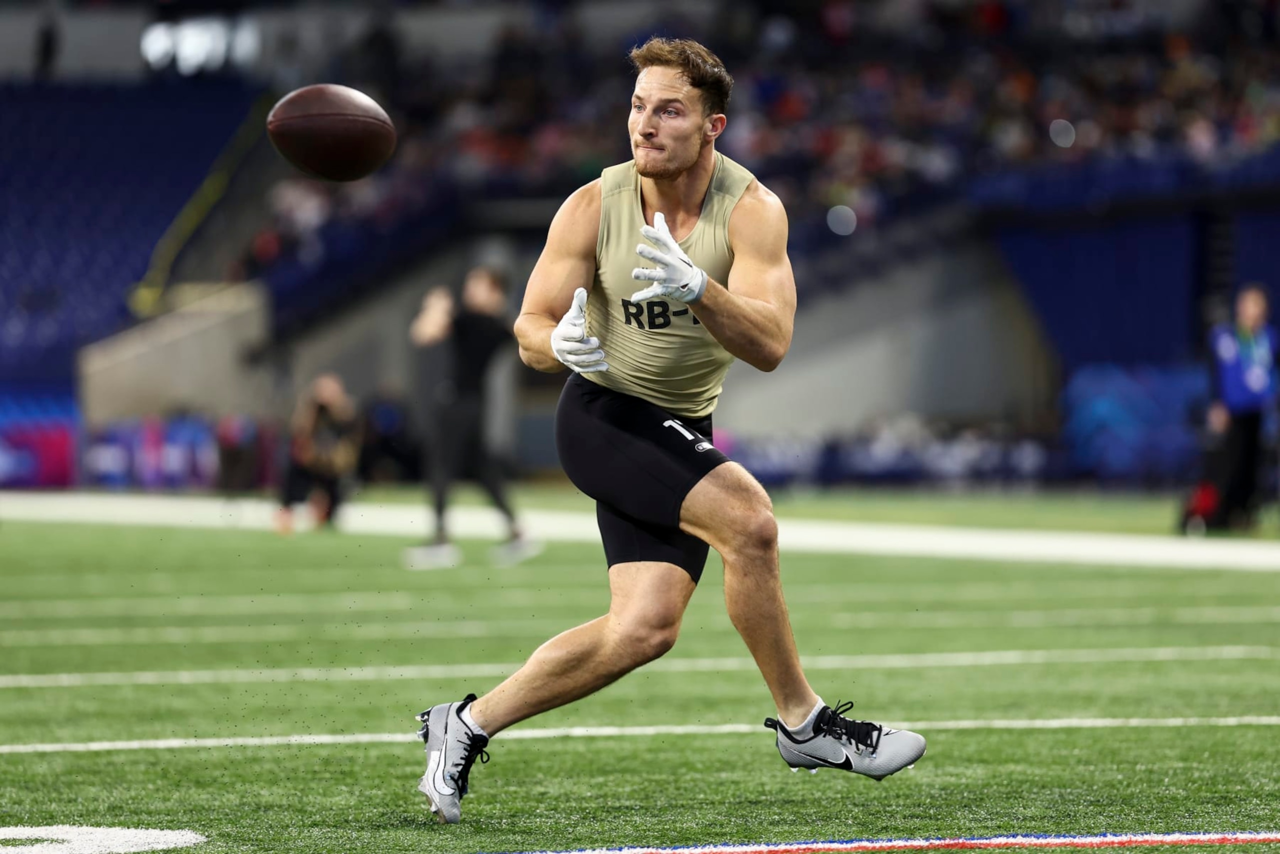 INDIANAPOLIS, INDIANA - MARCH 2: Dylan Laube #RB17 of New Hampshire participates in a drill during the NFL Combine at the Lucas Oil Stadium on March 2, 2024 in Indianapolis, Indiana. (Photo by Kevin Sabitus/Getty Images) INDIANAPOLIS, INDIANA - MARCH 2: Dylan Laube #RB17 of New Hampshire participates in a drill during the NFL Combine at the Lucas Oil Stadium on March 2, 2024 in Indianapolis, Indiana. (Photo by Kevin Sabitus/Getty Images)