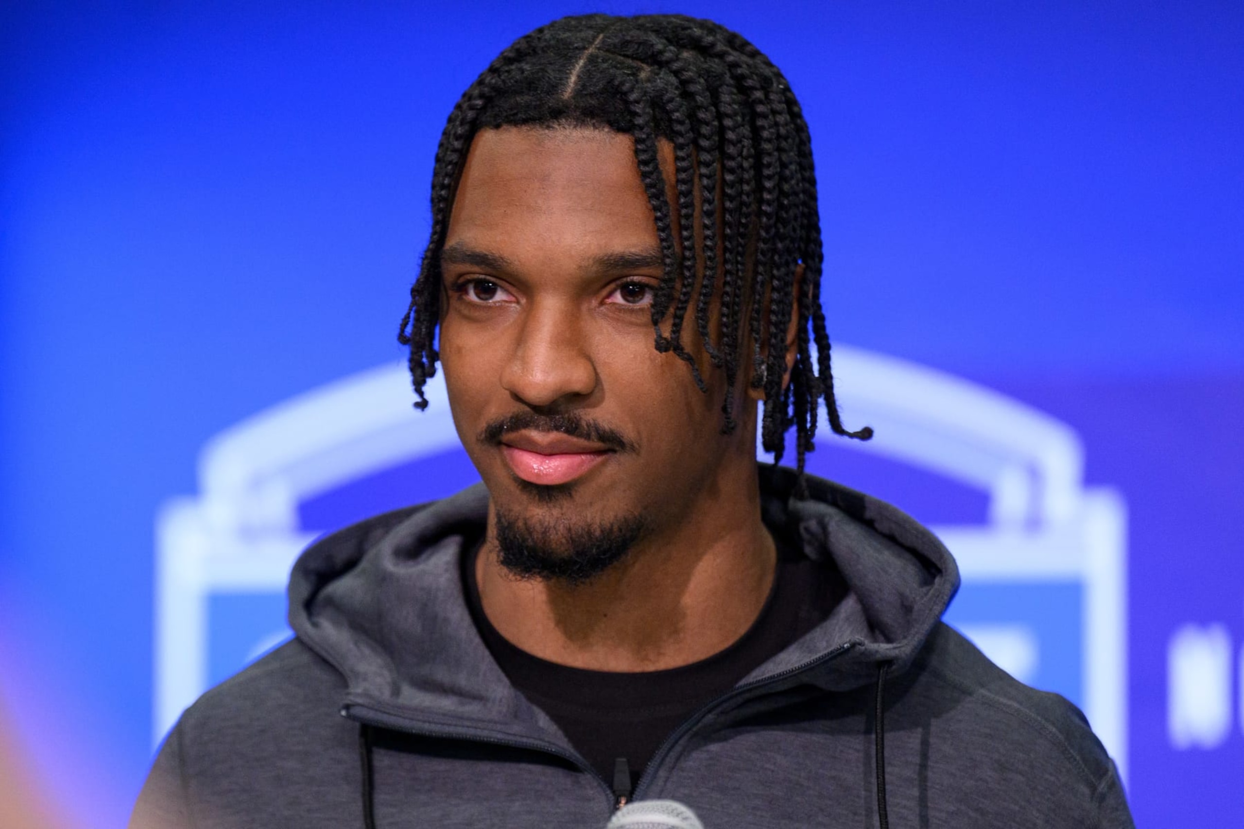 INDIANAPOLIS, IN - MARCH 01: LSU quarterback Jayden Daniels answers questions from the media during the NFL Scouting Combine on March 1, 2024, at the Indiana Convention Center in Indianapolis, IN. (Photo by Zach Bolinger/Icon Sportswire via Getty Images)