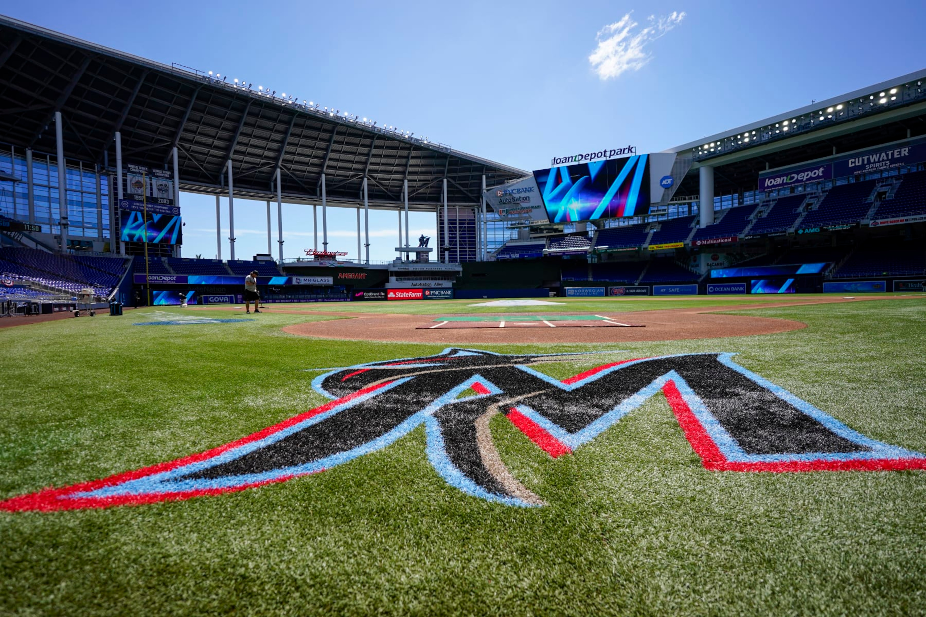MIAMI, FLORIDA - MARCH 31: A general view of loanDepot park with the roof open prior to a game between the Miami Marlins and the Pittsburgh Pirates at loanDepot park on March 31, 2024 in Miami, Florida. (Photo by Rich Storry/Getty Images) MIAMI, FLORIDA - MARCH 31: A general view of loanDepot park with the roof open prior to a game between the Miami Marlins and the Pittsburgh Pirates at loanDepot park on March 31, 2024 in Miami, Florida. (Photo by Rich Storry/Getty Images)