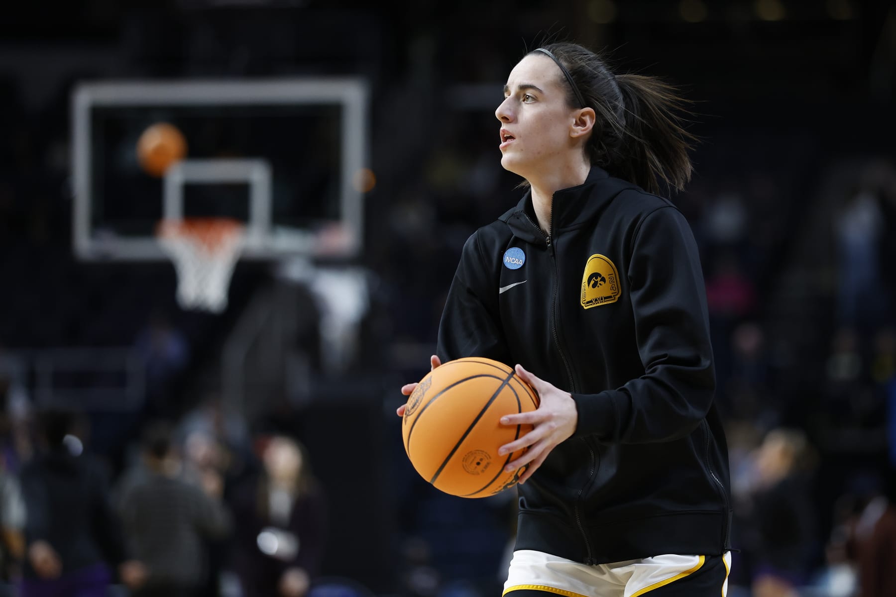 Video: Iowa's Caitlin Clark Inspires Kristin Juszczyk-Designed Jacket for  Final Four