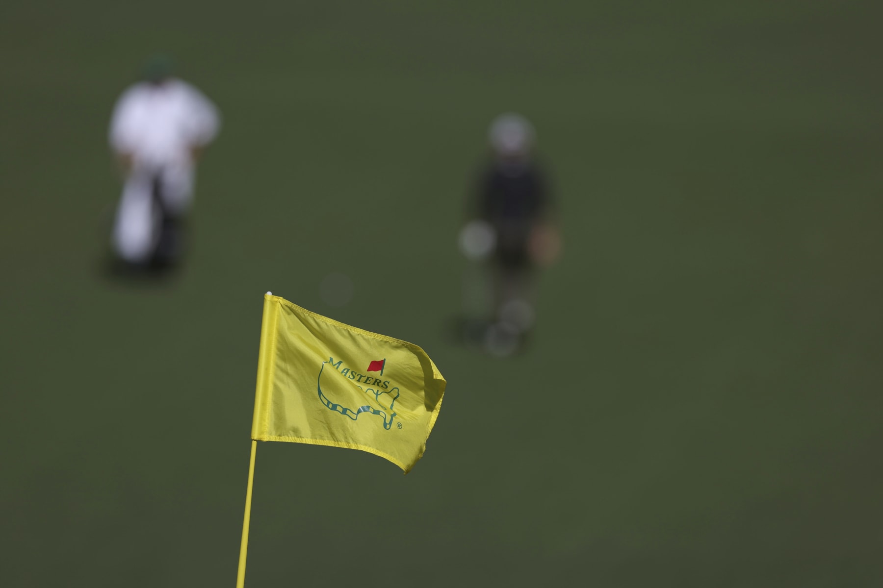 Golf: The Masters: Closeup of flag with Masters logo during Friday play at Augusta National.
Augusta, GA 4/8/2022
CREDIT: Simon Bruty (Photo by Simon Bruty/Sports Illustrated via Getty Images)
(Set Number: X164005 TK2)