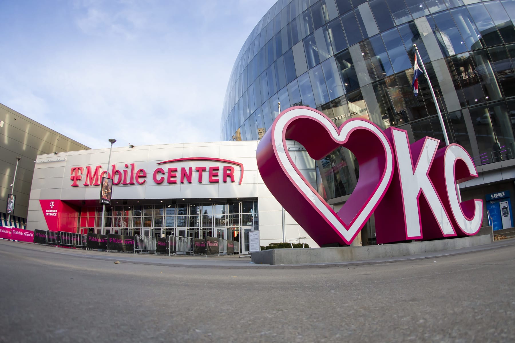 KANSAS CITY, MO - NOVEMBER 22:  Exterior view of T-Mobile Center prior to the Hall of Fame Classic game between the Cincinnati  Bearcats and the Illinois Fighting Illini on Monday November 22, 2021 at the T-Mobile Center in Kansas City, MO.  (Photo by Nick Tre. Smith/Icon Sportswire via Getty Images)