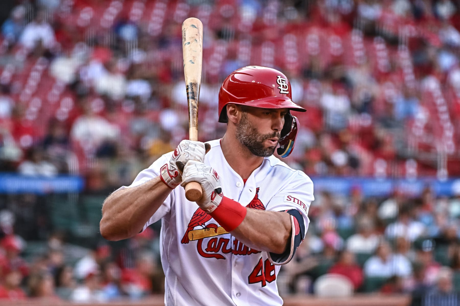 ST. LOUIS, MO - Aug 16: St. Louis Cardinals first baseman Paul Goldschmidt (46) warms up on the on deck circle during a game between the Oakland Athletics and the St. Louis Cardinals on August 16, 2023, at Busch Stadium in St. Louis MO (Photo by Rick Ulreich/Icon Sportswire via Getty Images)