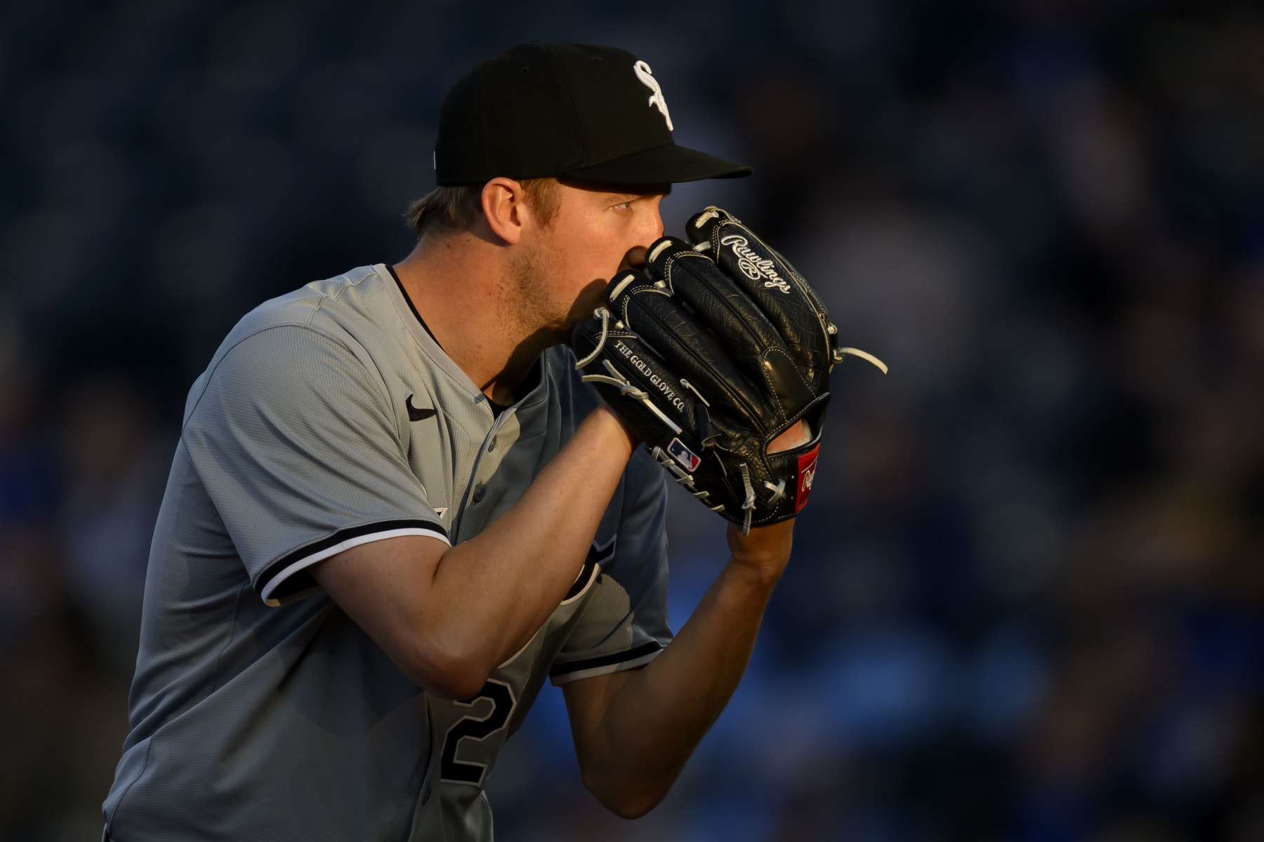 KANSAS CITY, MISSOURI - APRIL 5: Erick Fedde #20 of the Chicago White Sox prepares to deliver a pitch to a Kansas City Royals batter during the second inning at Kauffman Stadium on April 5, 2024 in Kansas City, Missouri. (Photo by Reed Hoffmann/Getty Images)
