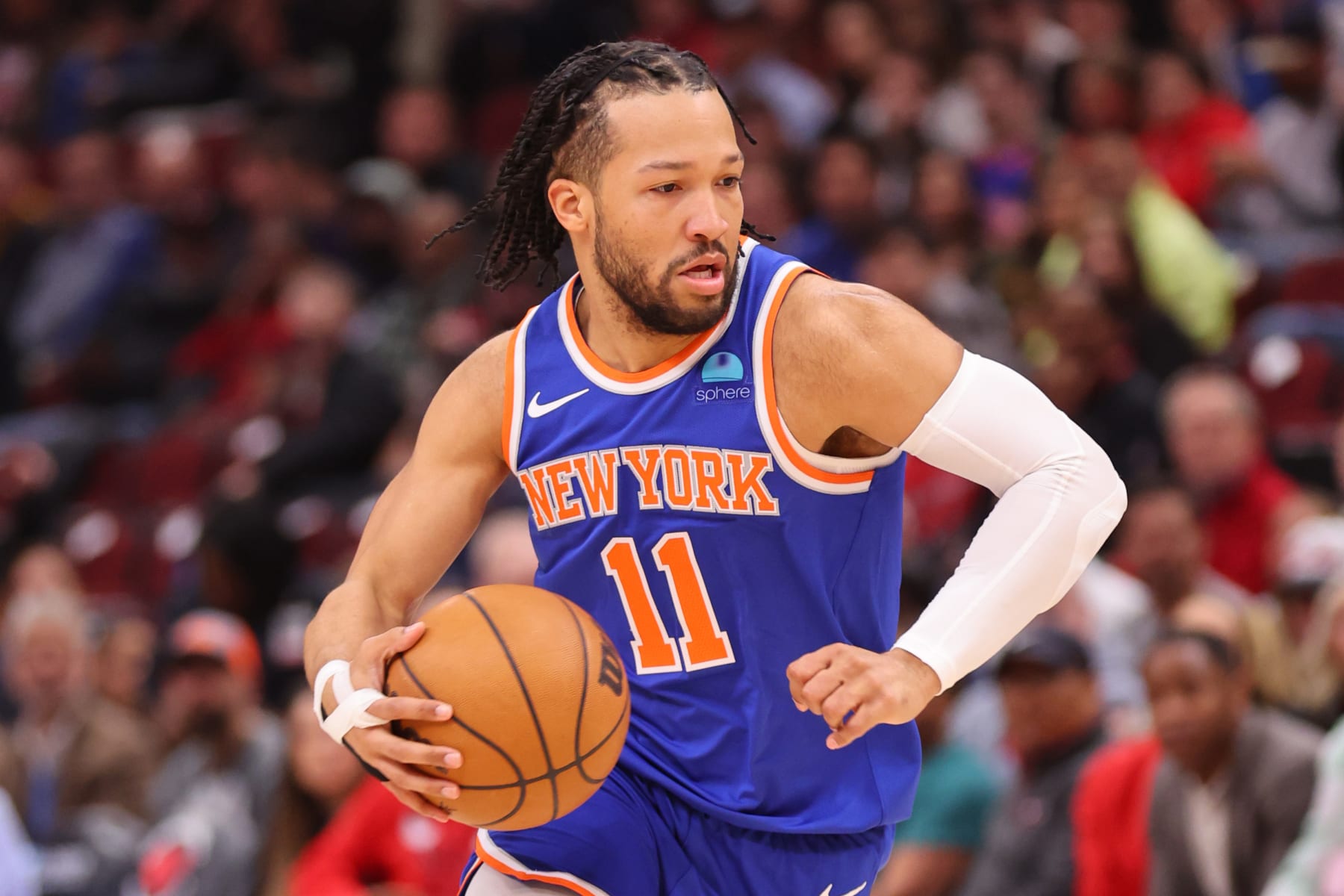 CHICAGO, ILLINOIS - APRIL 09: Jalen Brunson #11 of the New York Knicks dribbles against the Chicago Bulls during the first half at the United Center on April 09, 2024 in Chicago, Illinois. NOTE TO USER: User expressly acknowledges and agrees that, by downloading and or using this photograph, User is consenting to the terms and conditions of the Getty Images License Agreement.  (Photo by Michael Reaves/Getty Images)