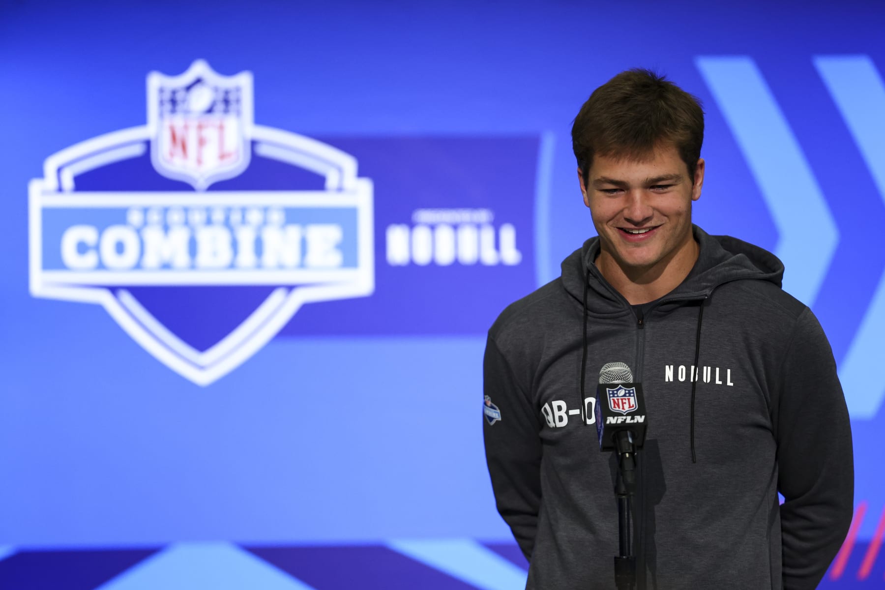 INDIANAPOLIS, INDIANA - MARCH 1: Drake Maye #QB04 of North Carolina speaks to the media during the NFL Combine at the Indiana Convention Center on March 1, 2024 in Indianapolis, Indiana. (Photo by Kevin Sabitus/Getty Images)