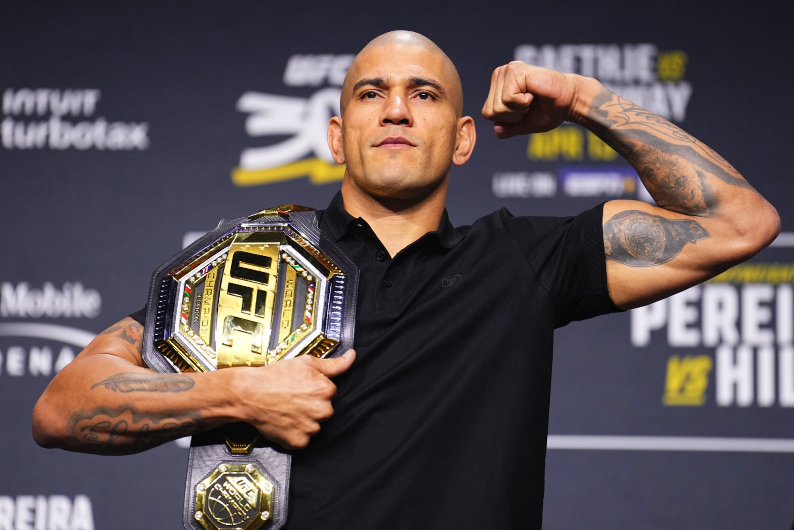 Alex Pereira looks to defend his belt at UFC 300.
