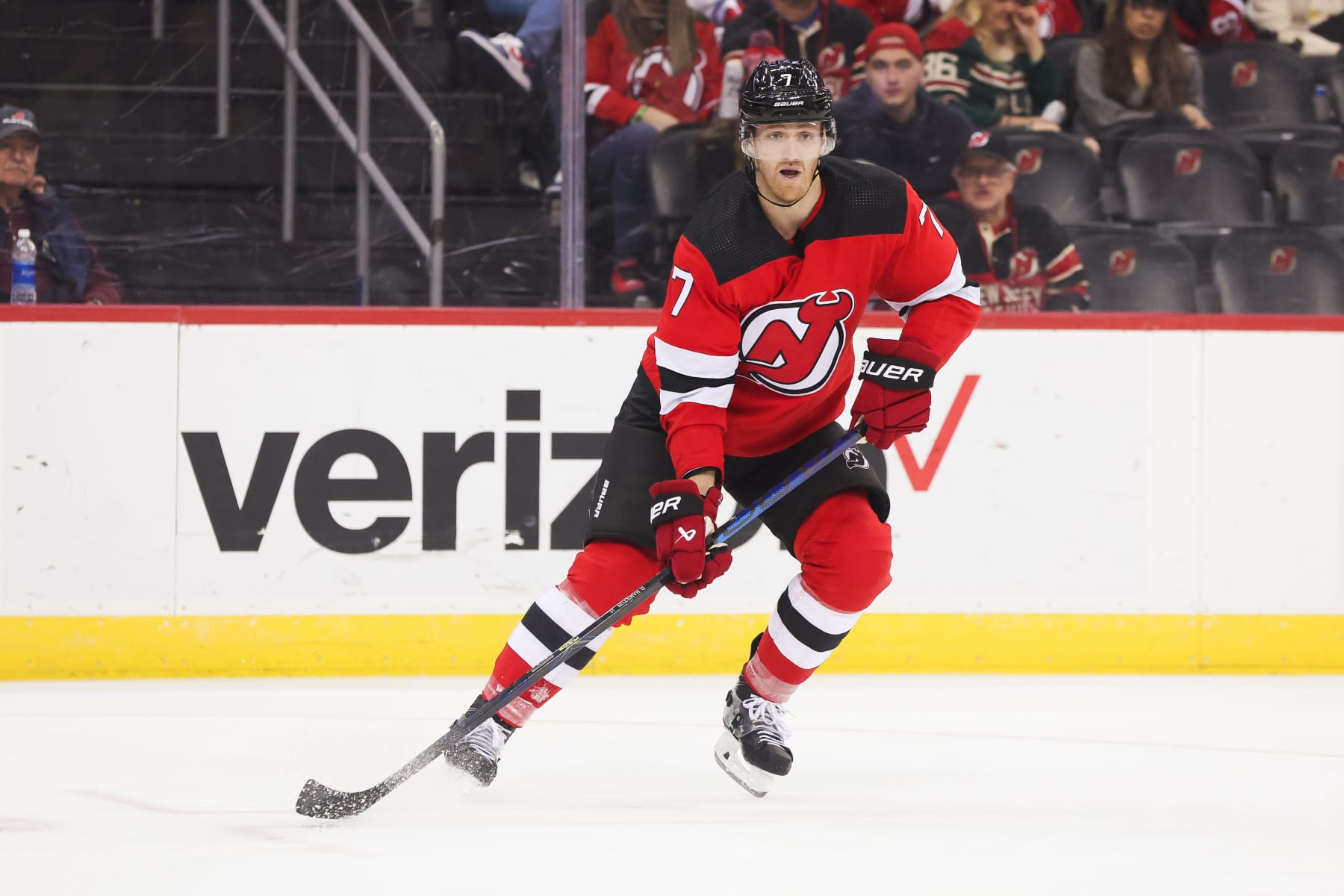 NEWARK, NJ - OCTOBER 29: New Jersey Devils defenseman Dougie Hamilton (7) during a game between the Minnesota Wild and New Jersey Devils on October 29, 2023 at Prudential Center in the Newark, New Jersey.(Photo by Andrew Mordzynski/Icon Sportswire via Getty Images)