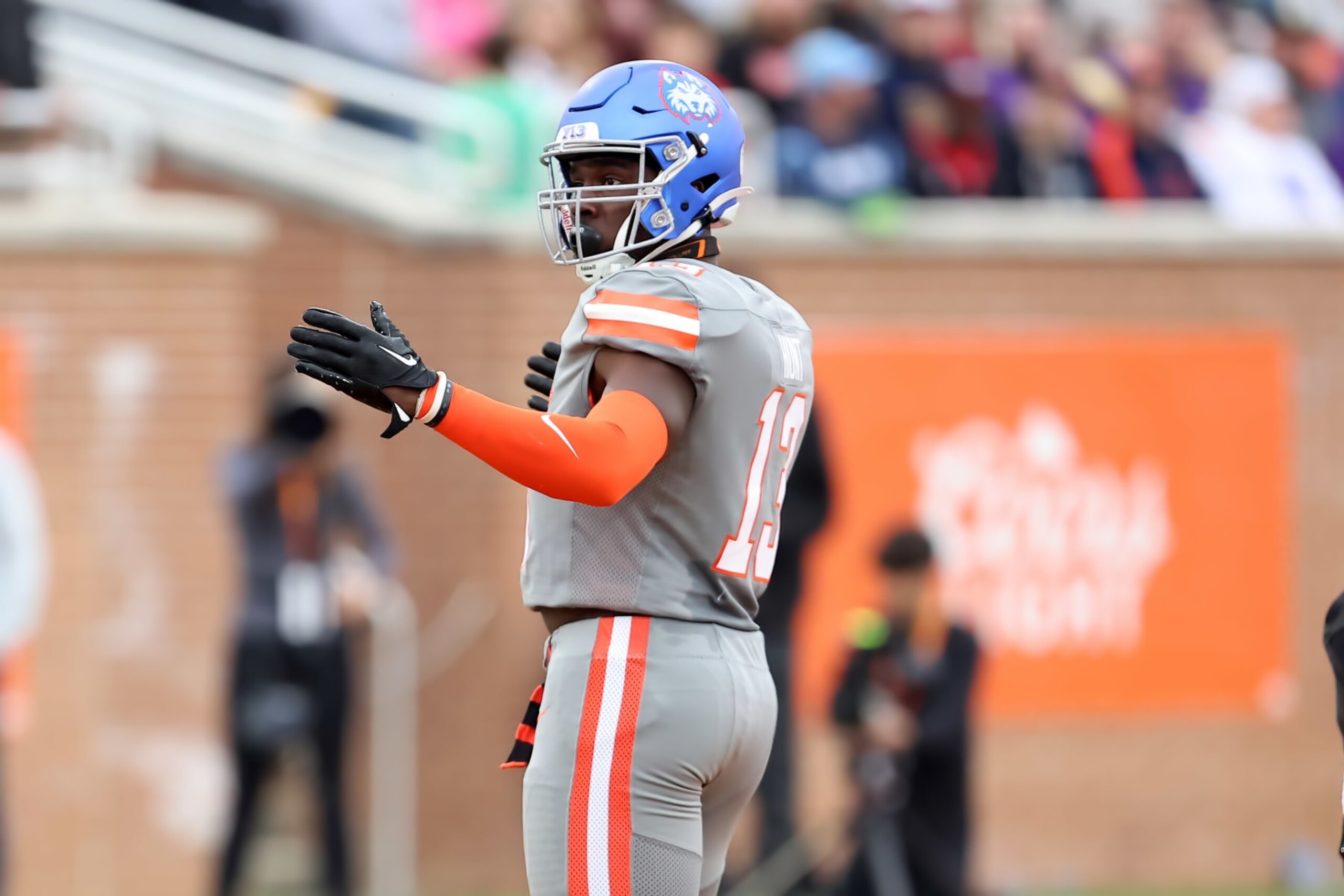MOBILE, AL - FEBRUARY 03: American edge Jalyx Hunt of Houston Christian (13) during the 2024 Reese's Senior Bowl on February 3, 2024 at Hancock Whitney Stadium in Mobile, Alabama. (Photo by Michael Wade/Icon Sportswire via Getty Images) MOBILE, AL - FEBRUARY 03: American edge Jalyx Hunt of Houston Christian (13) during the 2024 Reese's Senior Bowl on February 3, 2024 at Hancock Whitney Stadium in Mobile, Alabama. (Photo by Michael Wade/Icon Sportswire via Getty Images)