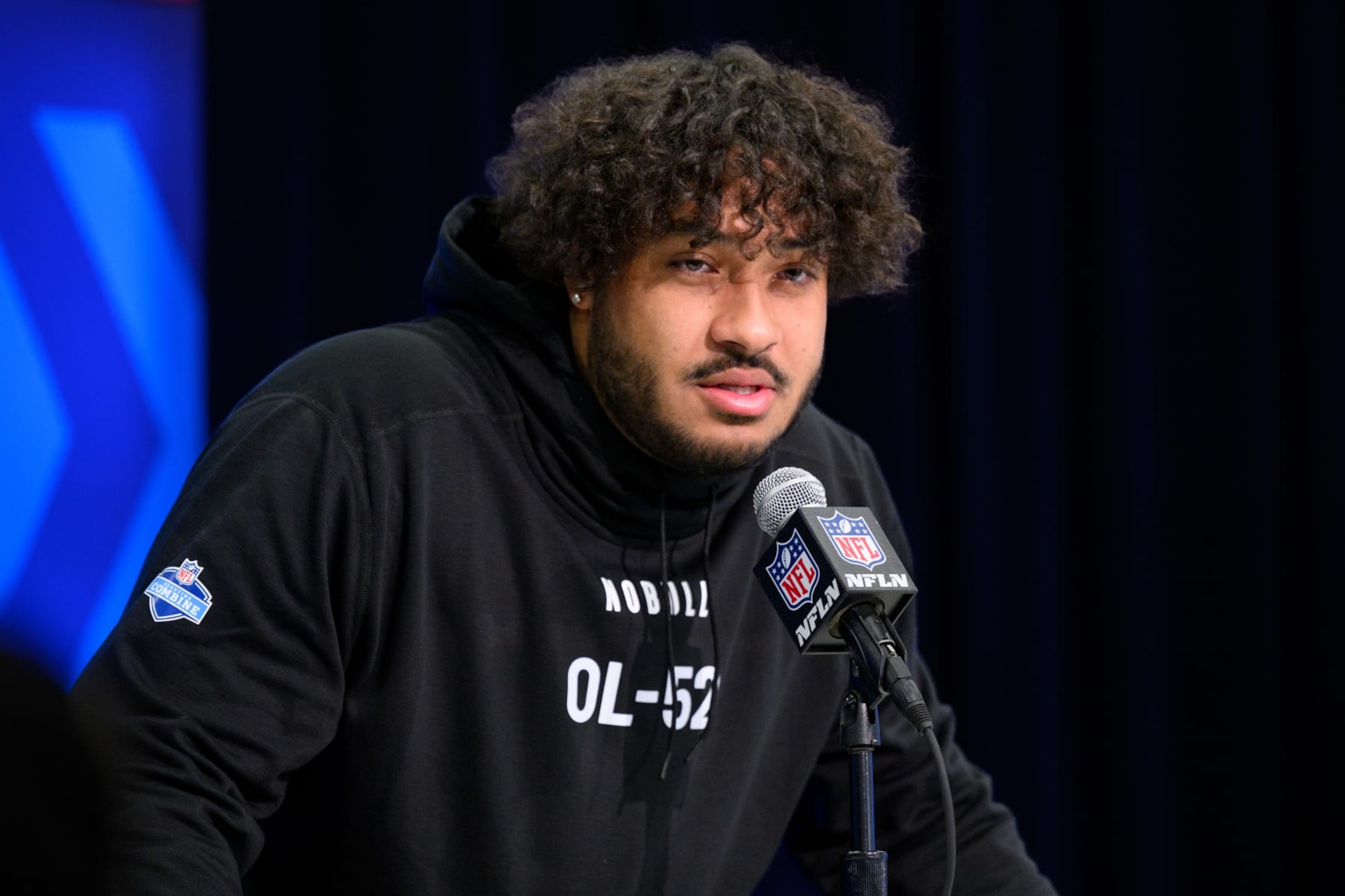 INDIANAPOLIS, IN - MARCH 02: Arizona offensive lineman Jordan Morgan answers questions from the media during the NFL Scouting Combine on March 2, 2024, at the Indiana Convention Center in Indianapolis, IN. (Photo by Zach Bolinger/Icon Sportswire via Getty Images) INDIANAPOLIS, IN - MARCH 02: Arizona offensive lineman Jordan Morgan answers questions from the media during the NFL Scouting Combine on March 2, 2024, at the Indiana Convention Center in Indianapolis, IN. (Photo by Zach Bolinger/Icon Sportswire via Getty Images)