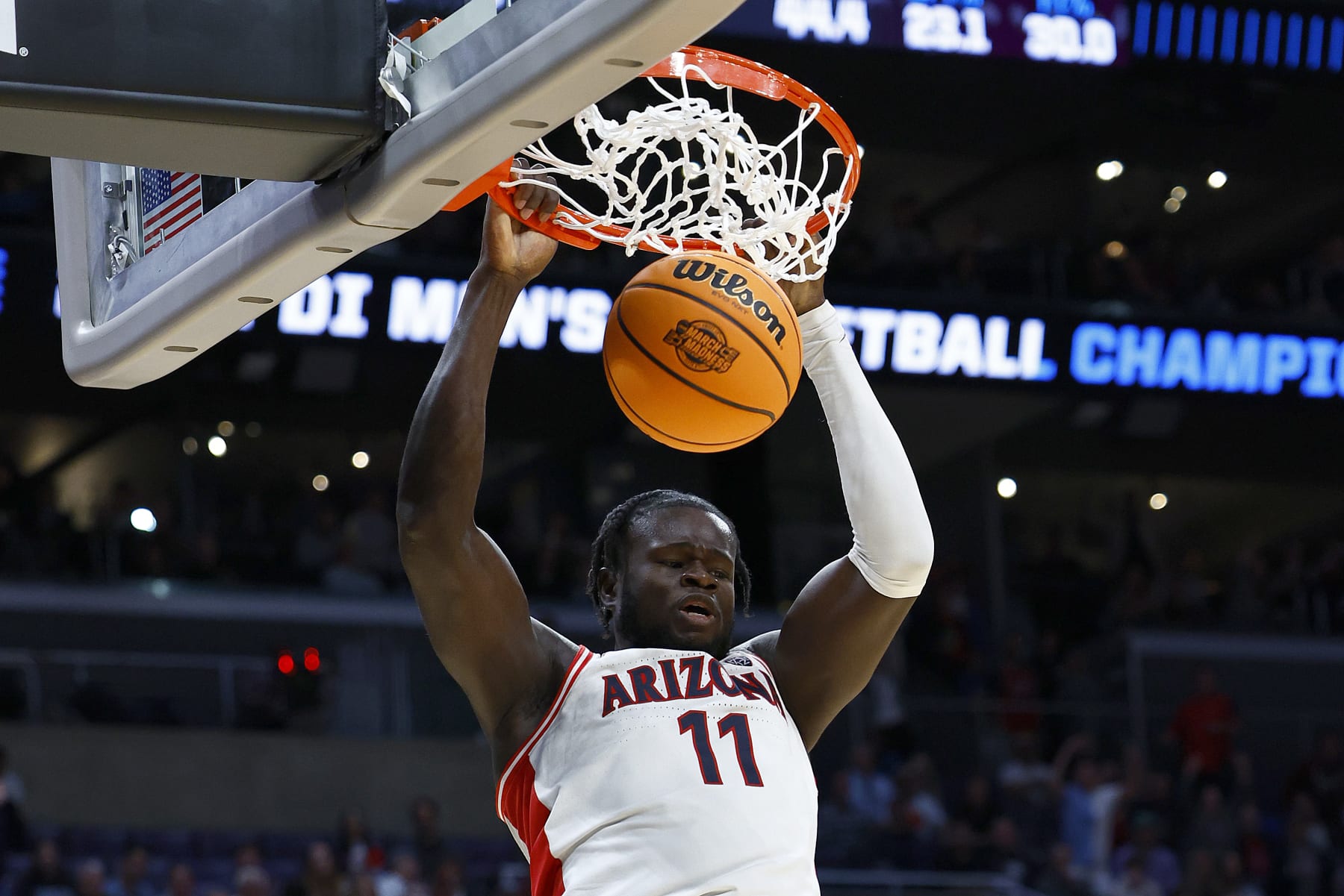 LOS ANGELES, CALIFORNIA - MARCH 28: Oumar Ballo #11 of the Arizona Wildcats dunks against the Clemson Tigers during the second half in the Sweet 16 round of the NCAA Men's Basketball Tournament at Crypto.com Arena on March 28, 2024 in Los Angeles, California. (Photo by Ronald Martinez/Getty Images)